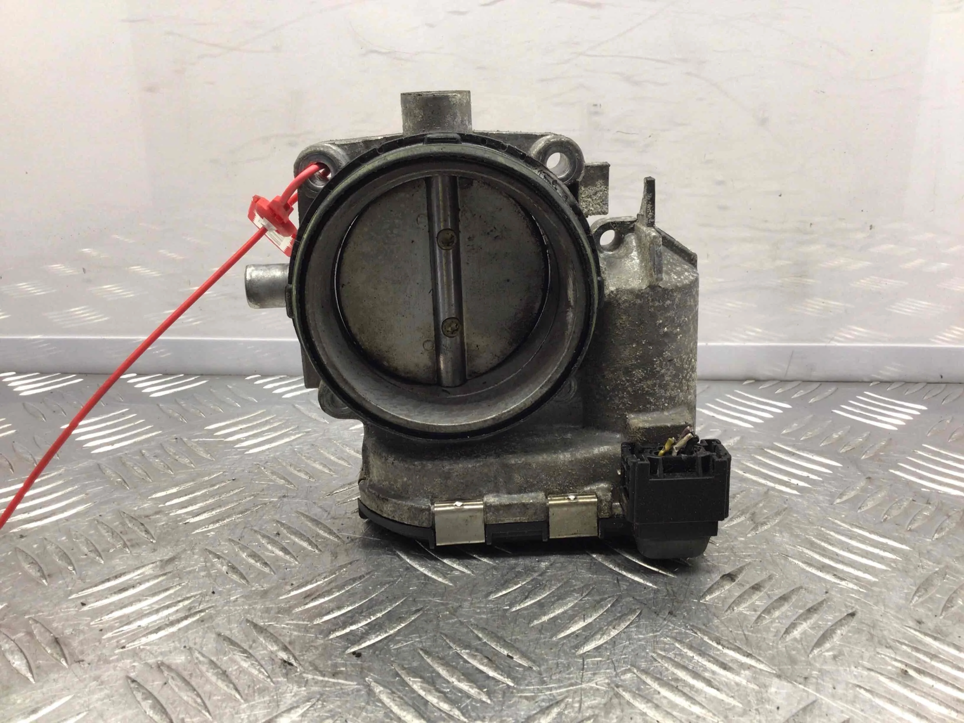 Заслонка дроссельная Mercedes S-klasse W220 [рестайлинг] (2002-2005) бензин 3.7 i Автомат Седан