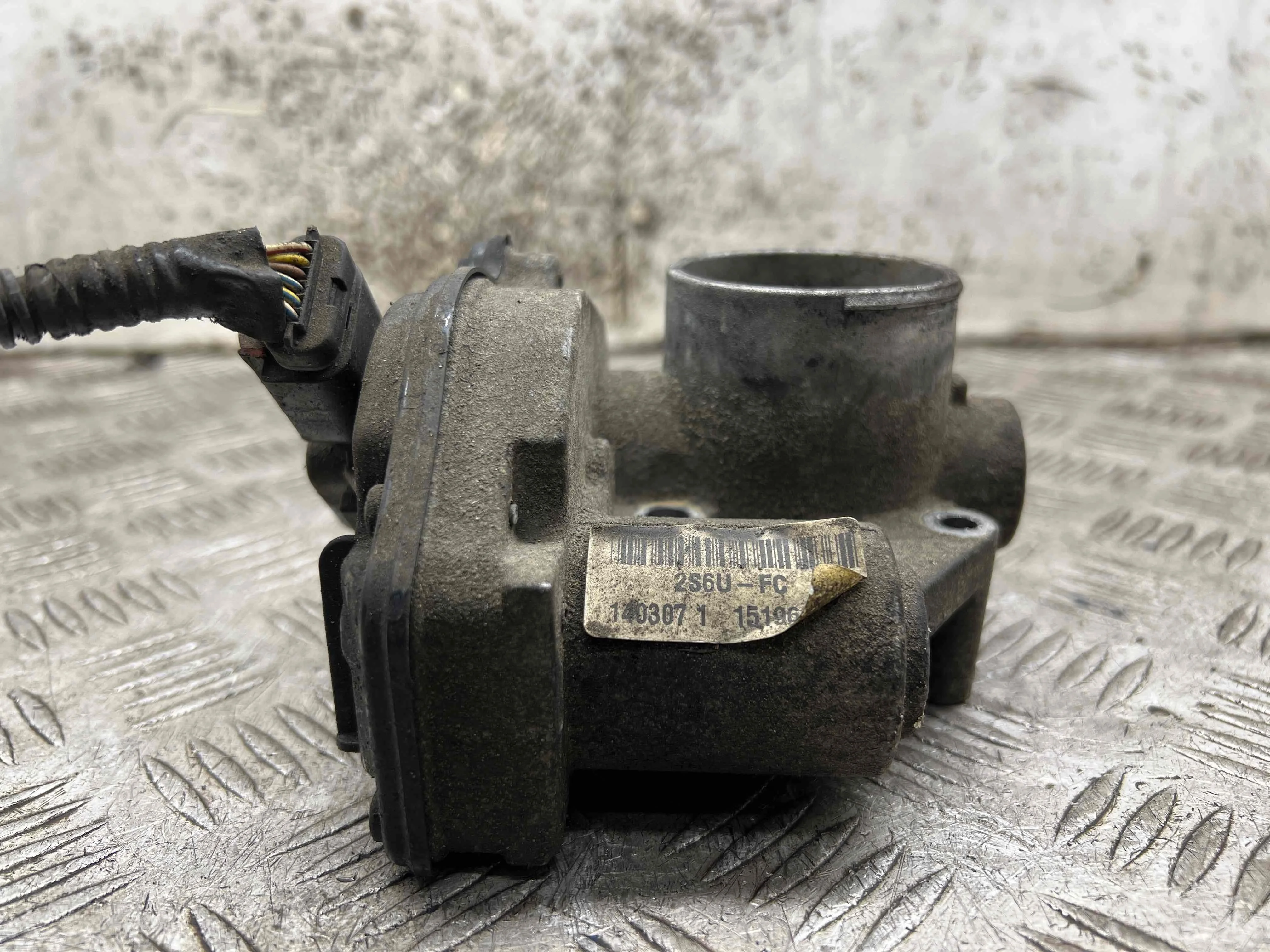 Заслонка дроссельная Ford Focus 2 поколение (2005-2008) бензин 1.6 i Автомат