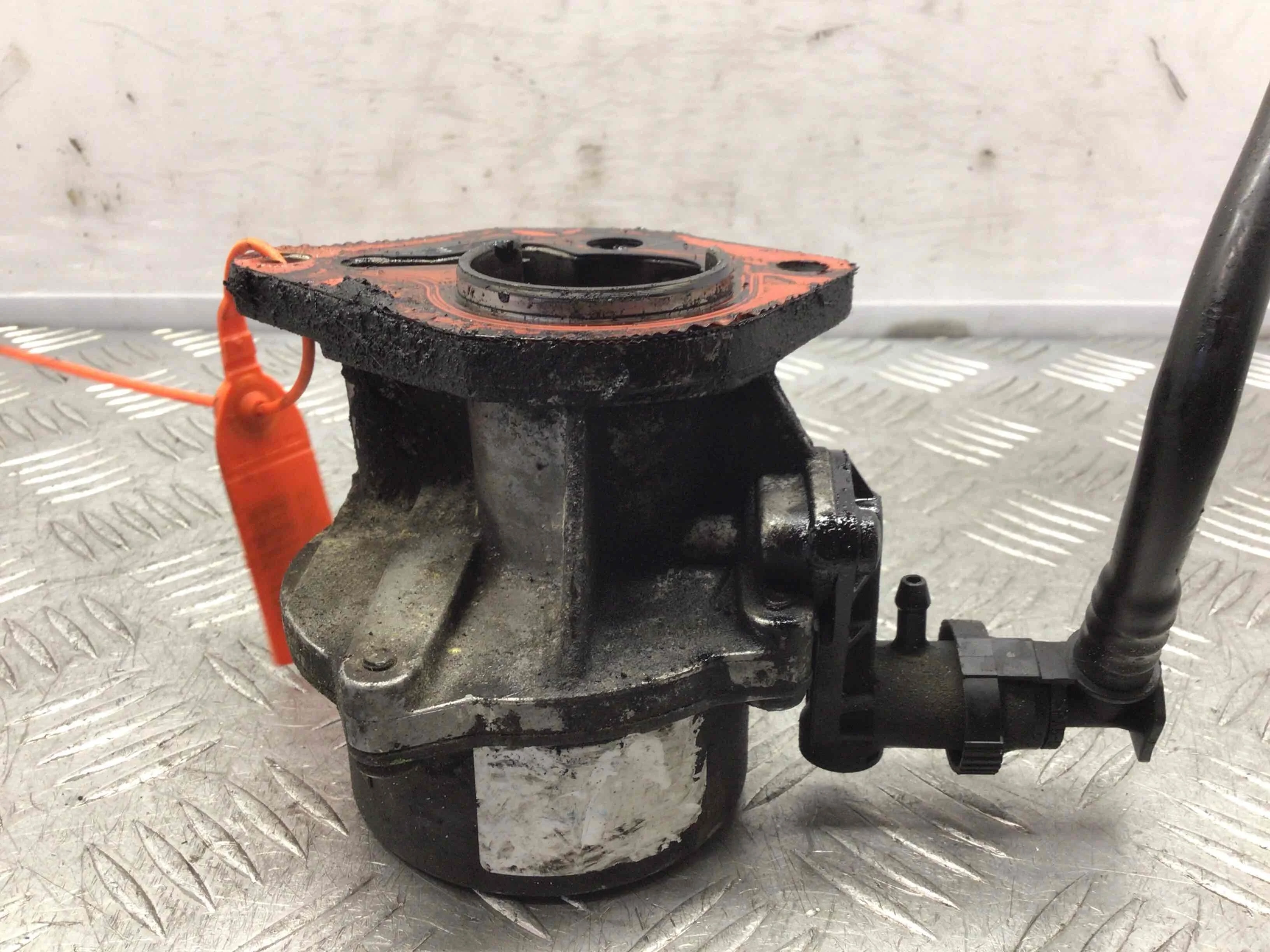 Насос вакуумный Opel Vivaro A (2001-2014) дизель 1.9 dCi Механика