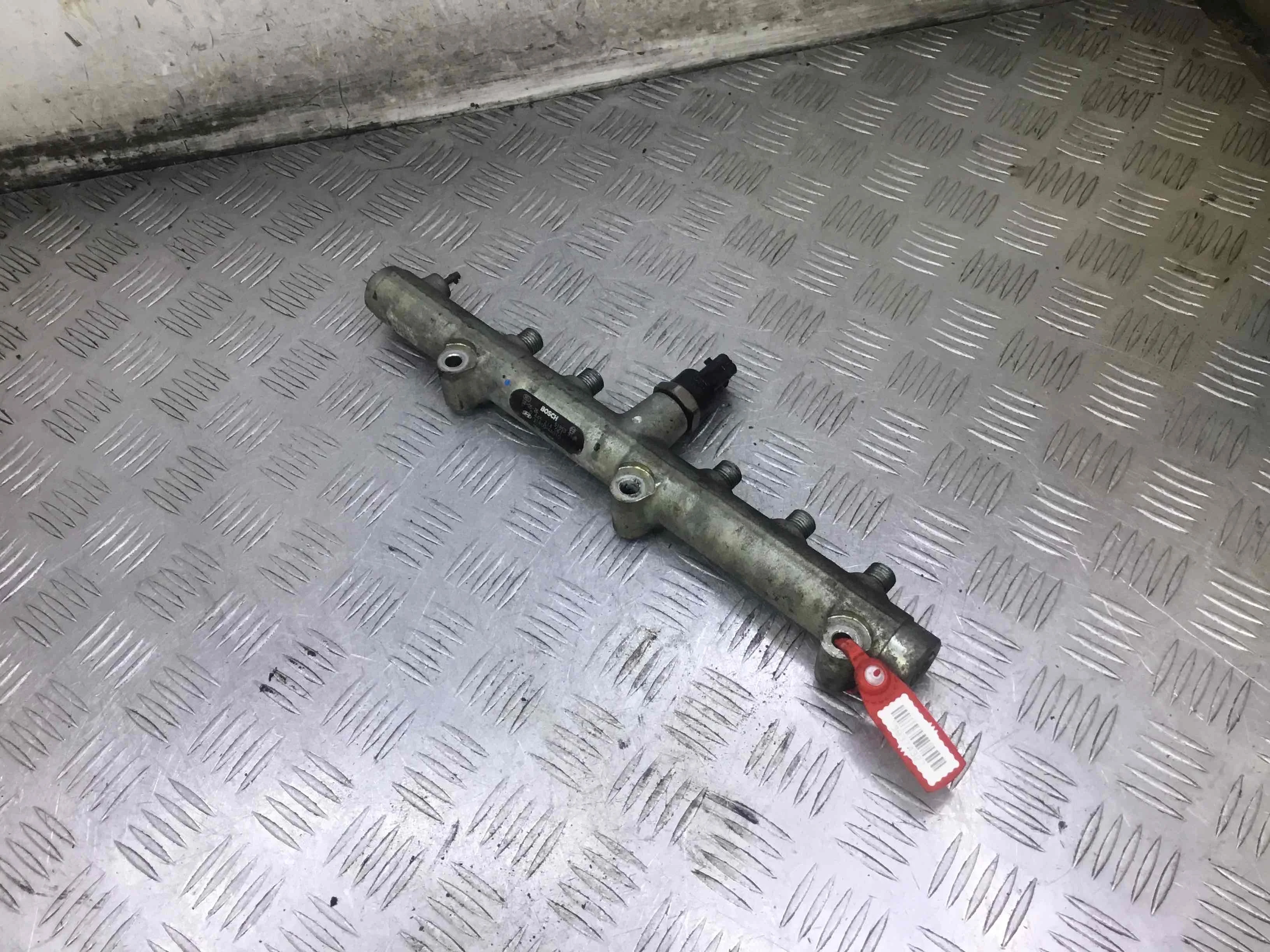 Топливная рампа Kia Sorento 1 поколение (2002-2006) дизель 2.5 CRDi Механика