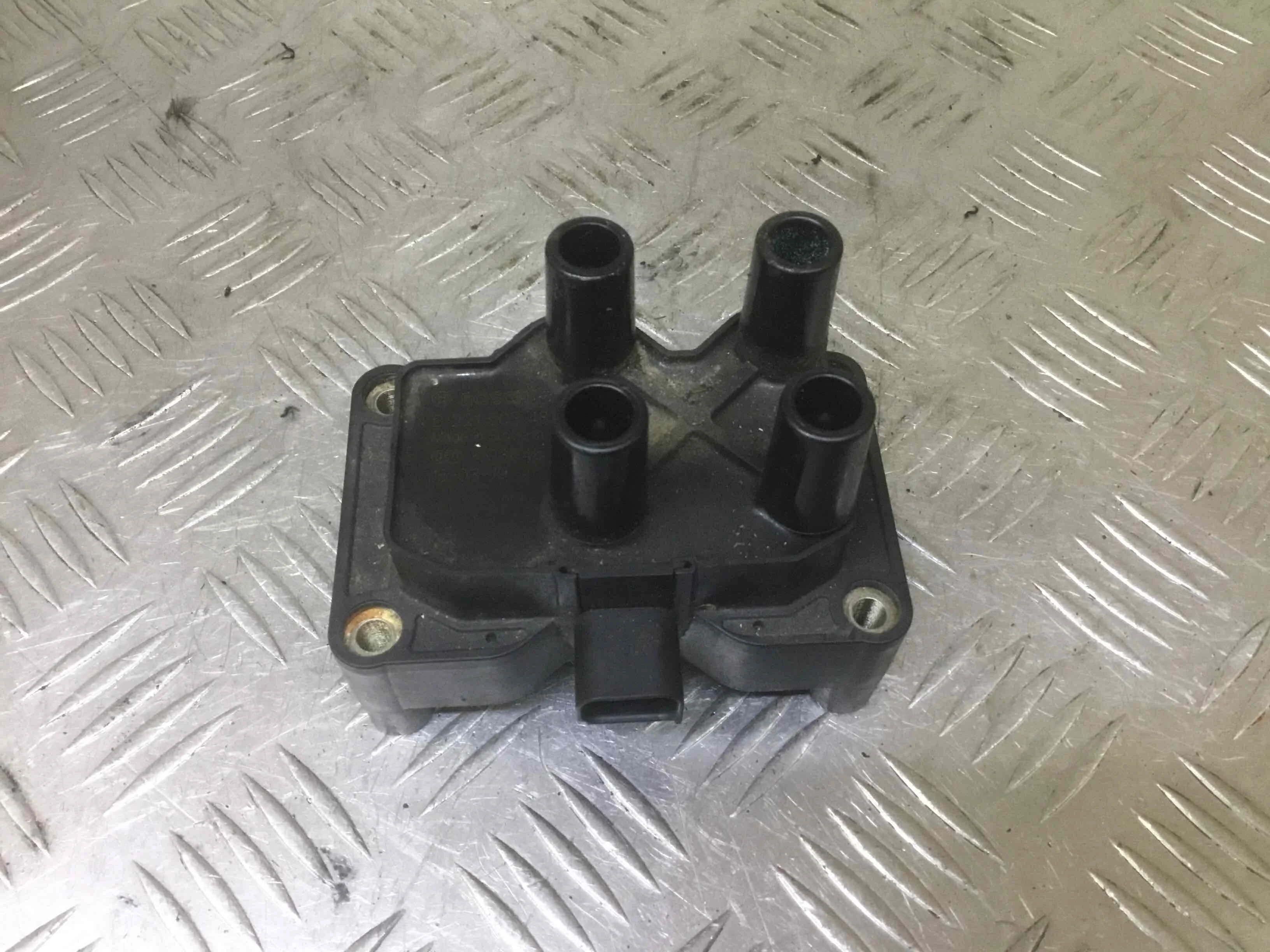 Катушка зажигания Ford Focus 2 поколение (2005-2008) бензин 1.6 i Автомат Х/б