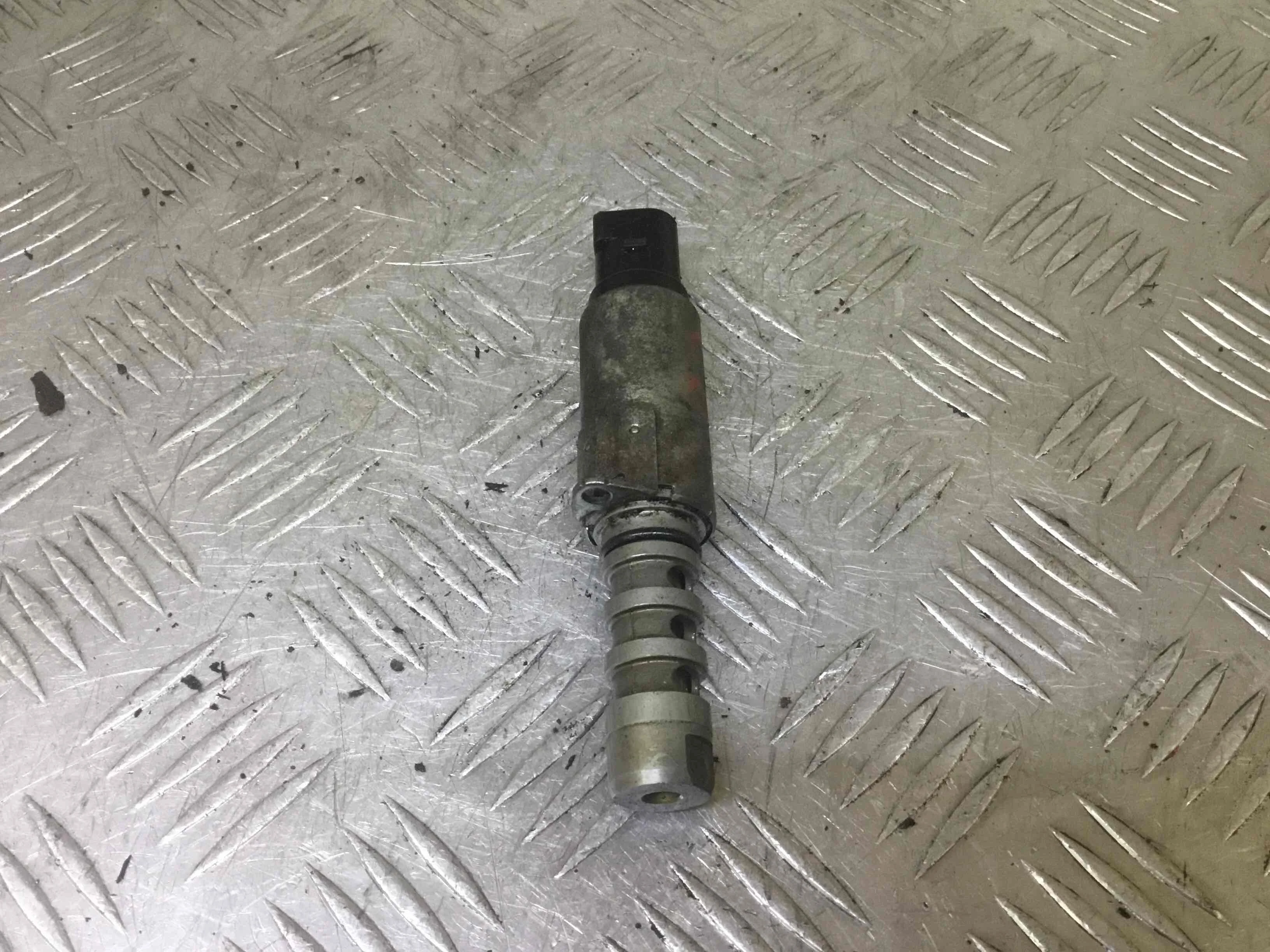 Клапан электромагнитный Audi A8 A8 D4 (4H2) 2009 - 2018 бензин 4.2 FSI Автомат Седан