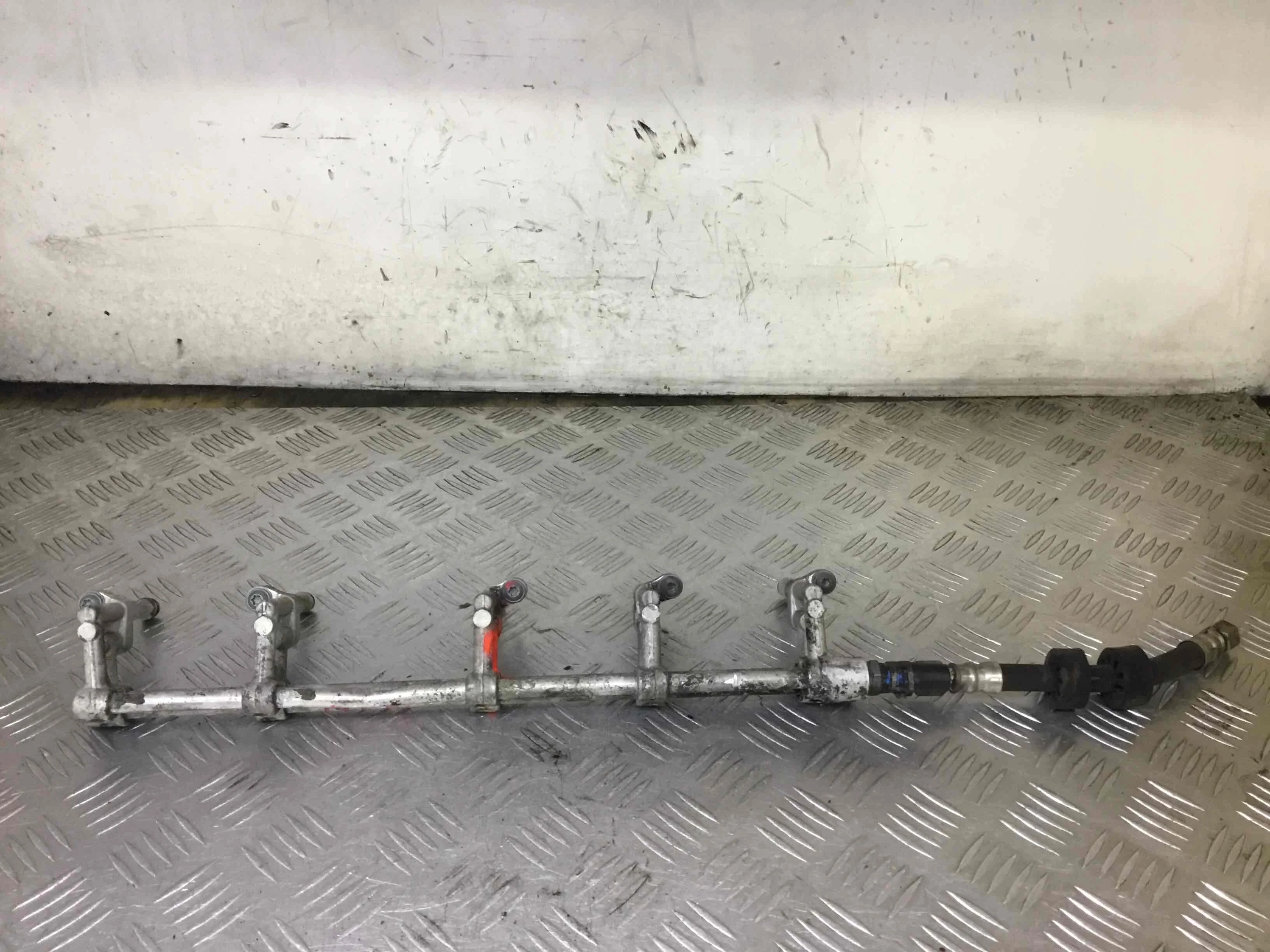 Топливная рампа Volkswagen Transporter T5 2003 - 2009 дизель 2.5 TDI Механика Микроавтобус