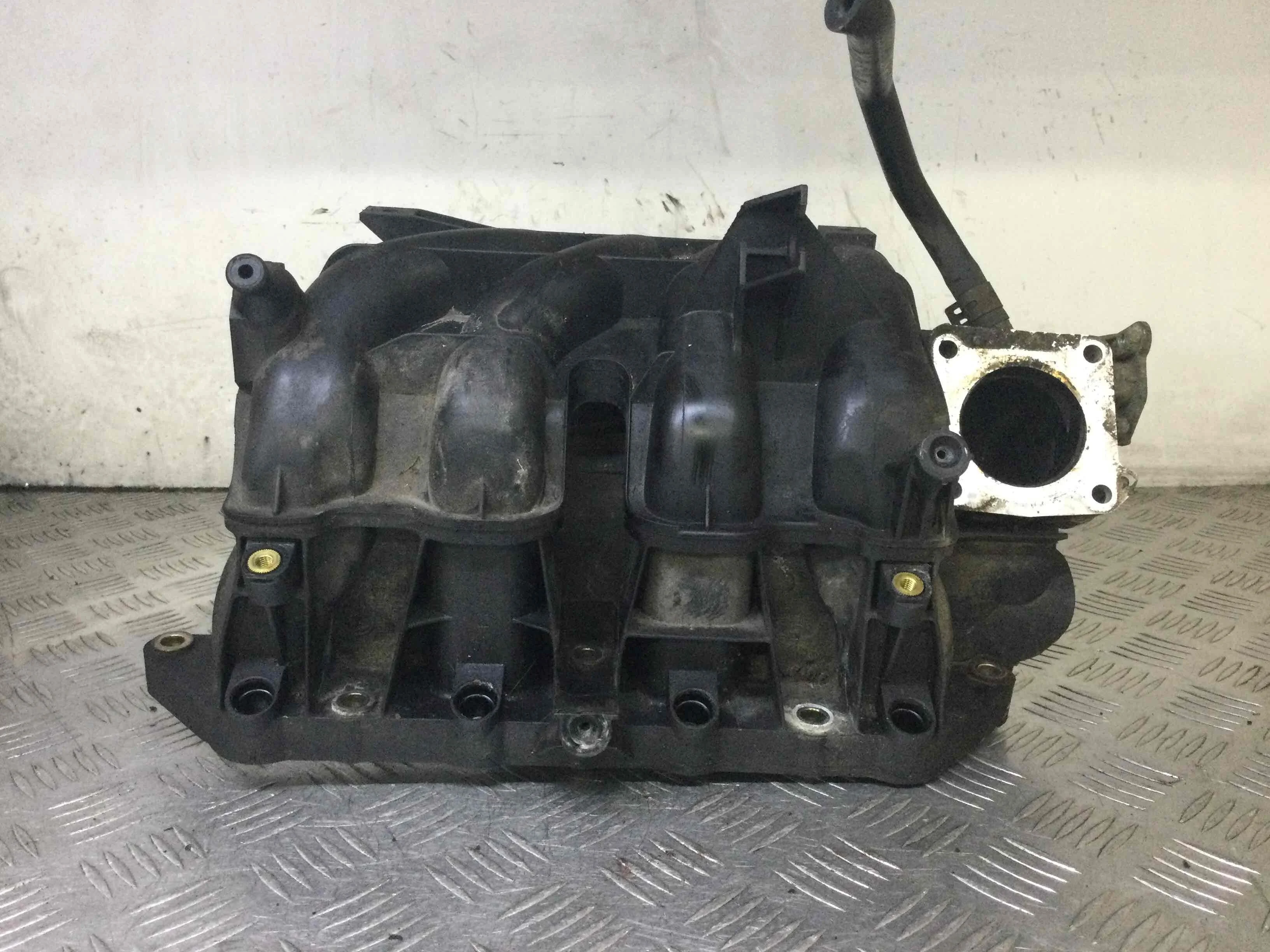 Коллектор впускной Volkswagen Golf 4 поколение (1997-2004) бензин 1.4 i Механика