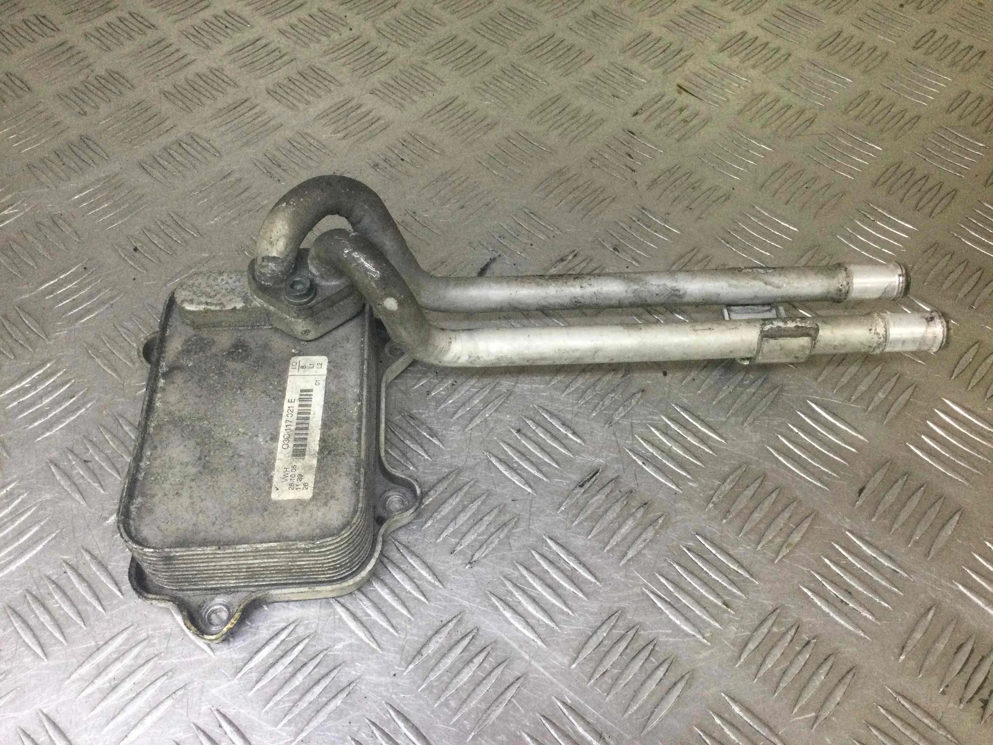 Радиатор масляный Audi A3 8P (2003-2005) бензин 1.6 FSI Механика Х/б