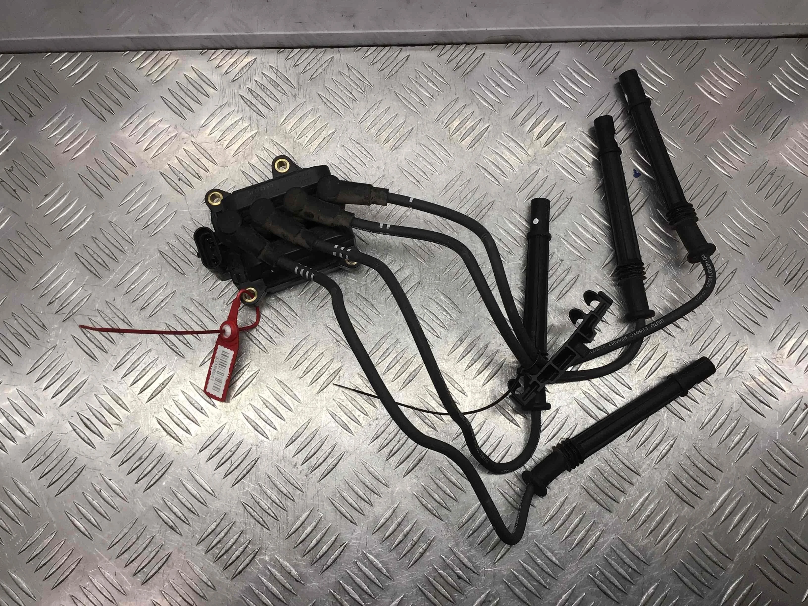 Катушка зажигания Renault Logan Logan II (L8,K8) 2012 - наст. время бензин 1.2 i Механика Седан