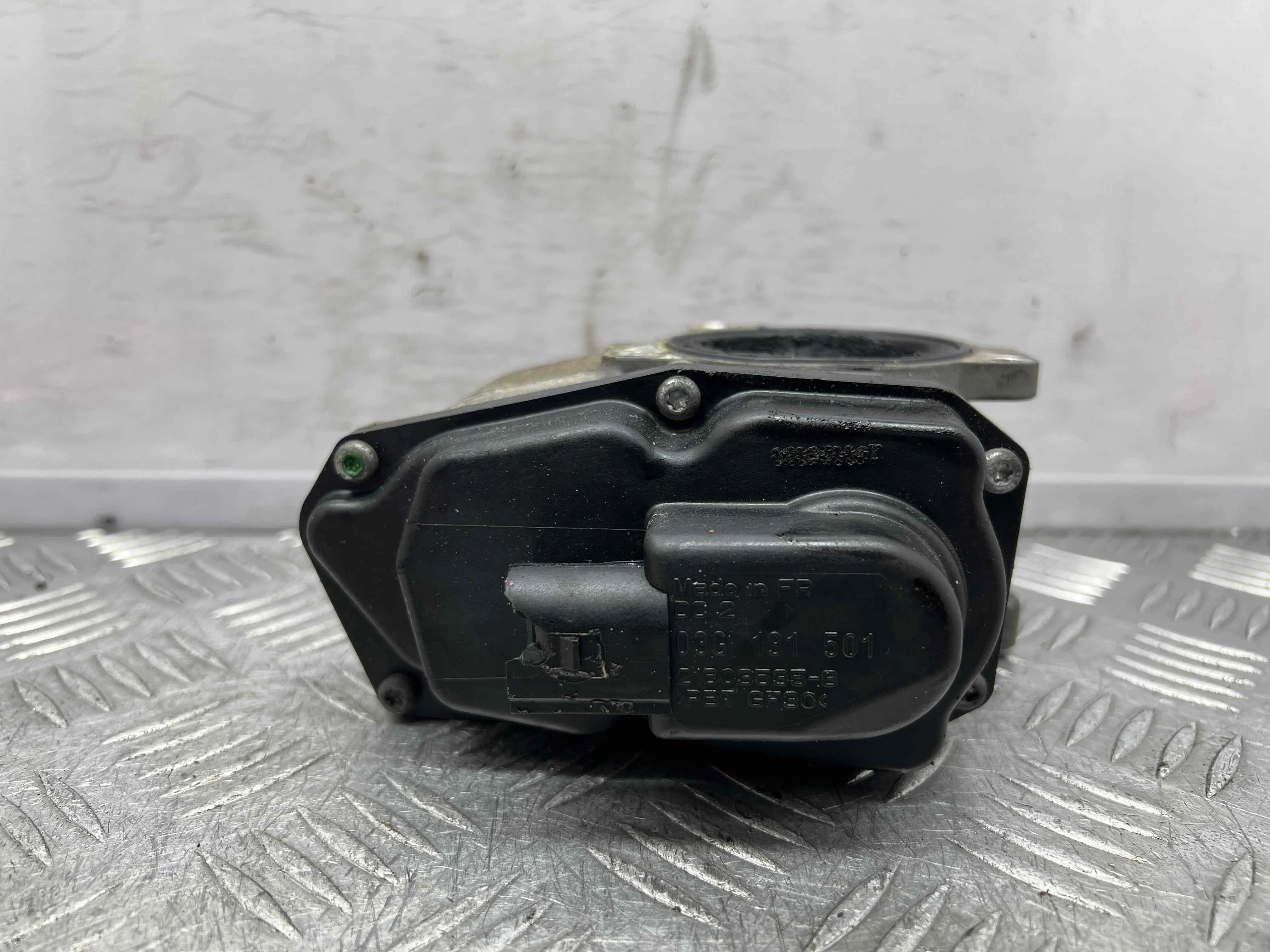 Клапан EGR Volkswagen Passat B6 (2005-2010) дизель 2.0 TDI Механика Седан