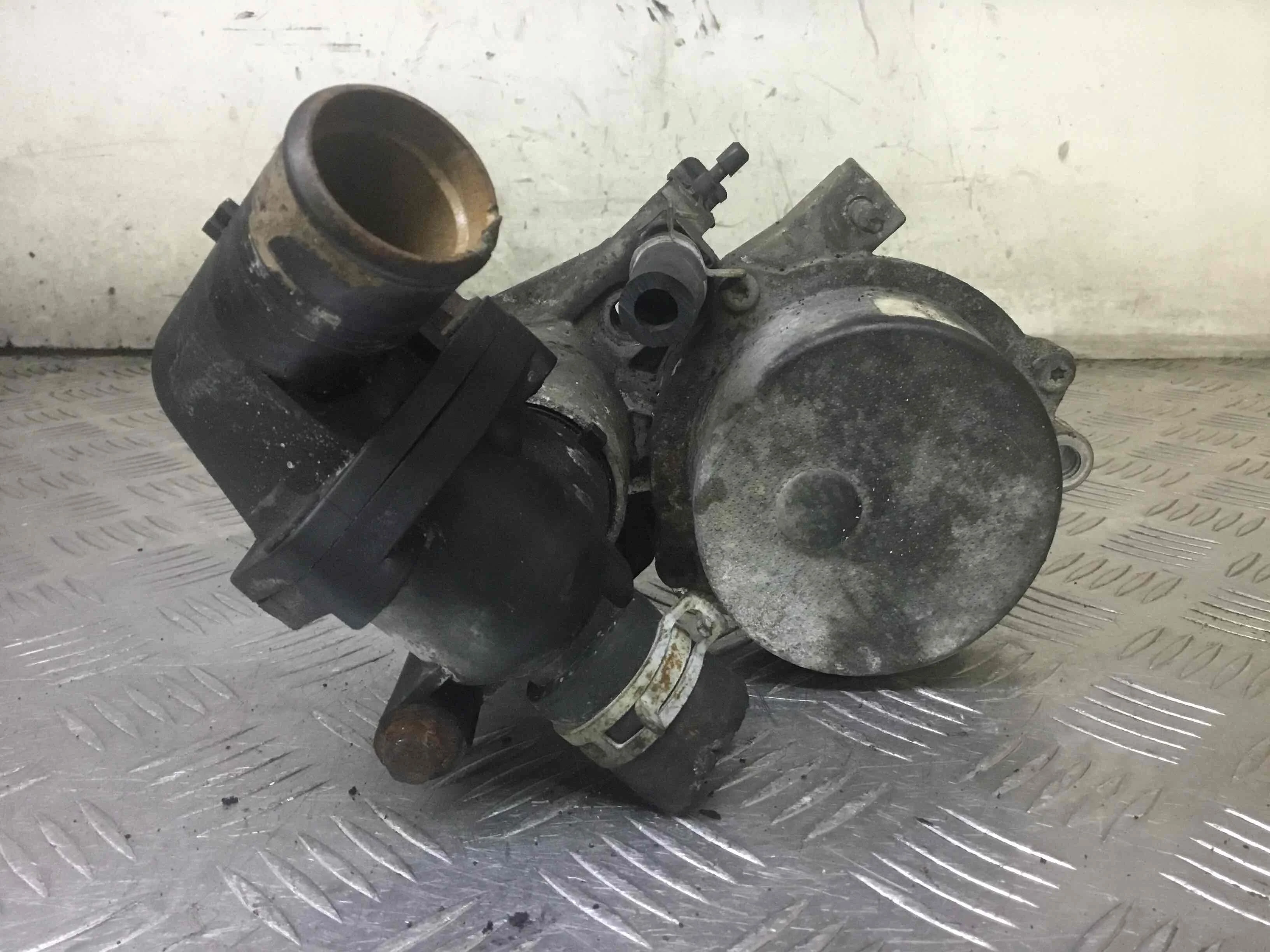 Насос вакуумный Ford Transit 3 поколение (2000-2006) дизель 2.0 TD Механика Микроавтобус