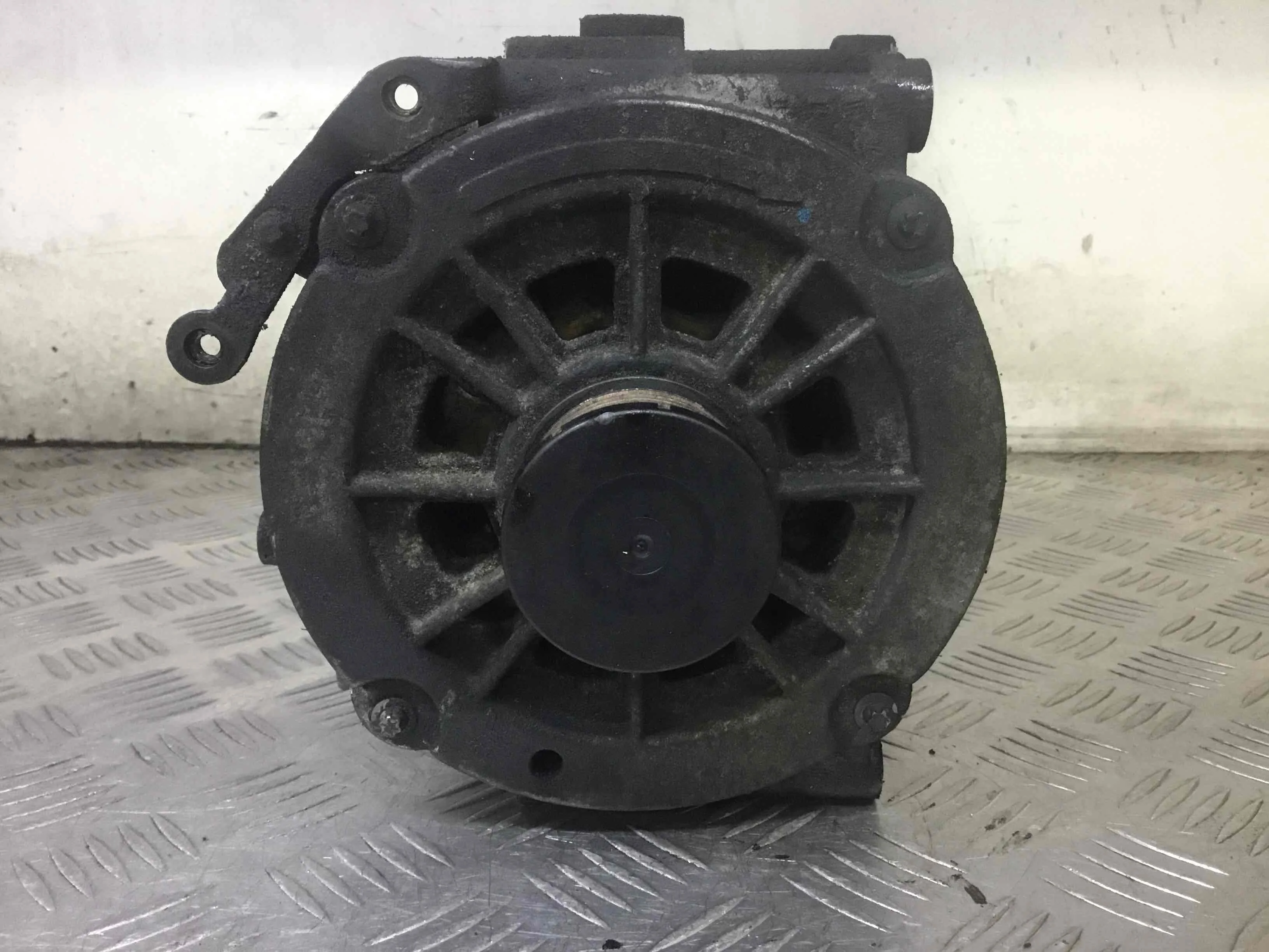 Генератор Mercedes C-klasse W203/S203/CL203 (2000-2004) дизель 2.2 CDI Механика Седан