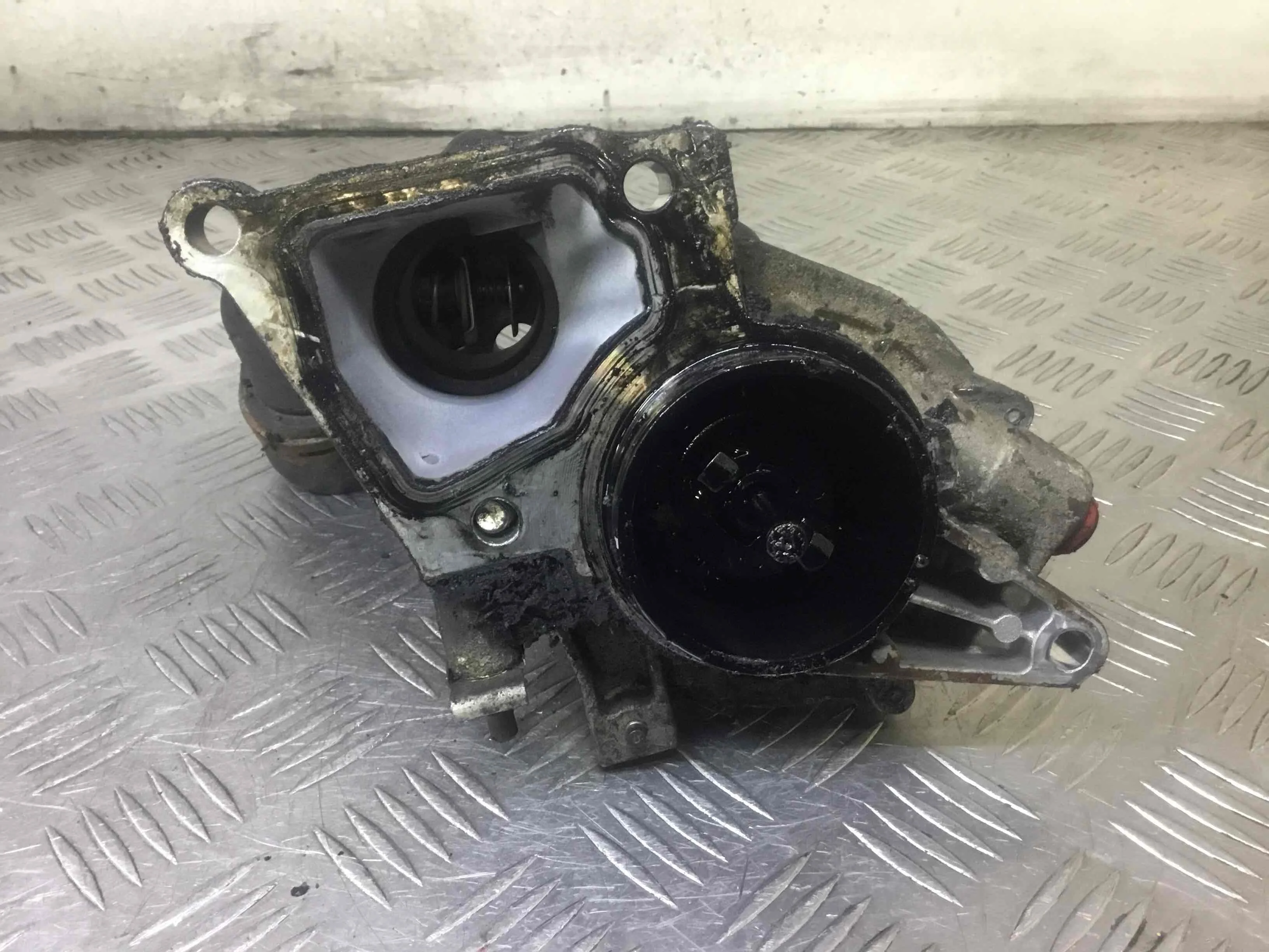 Насос вакуумный Ford Transit 3 поколение [рестайлинг] (2006-2013) дизель 2.2 TDCi Механика