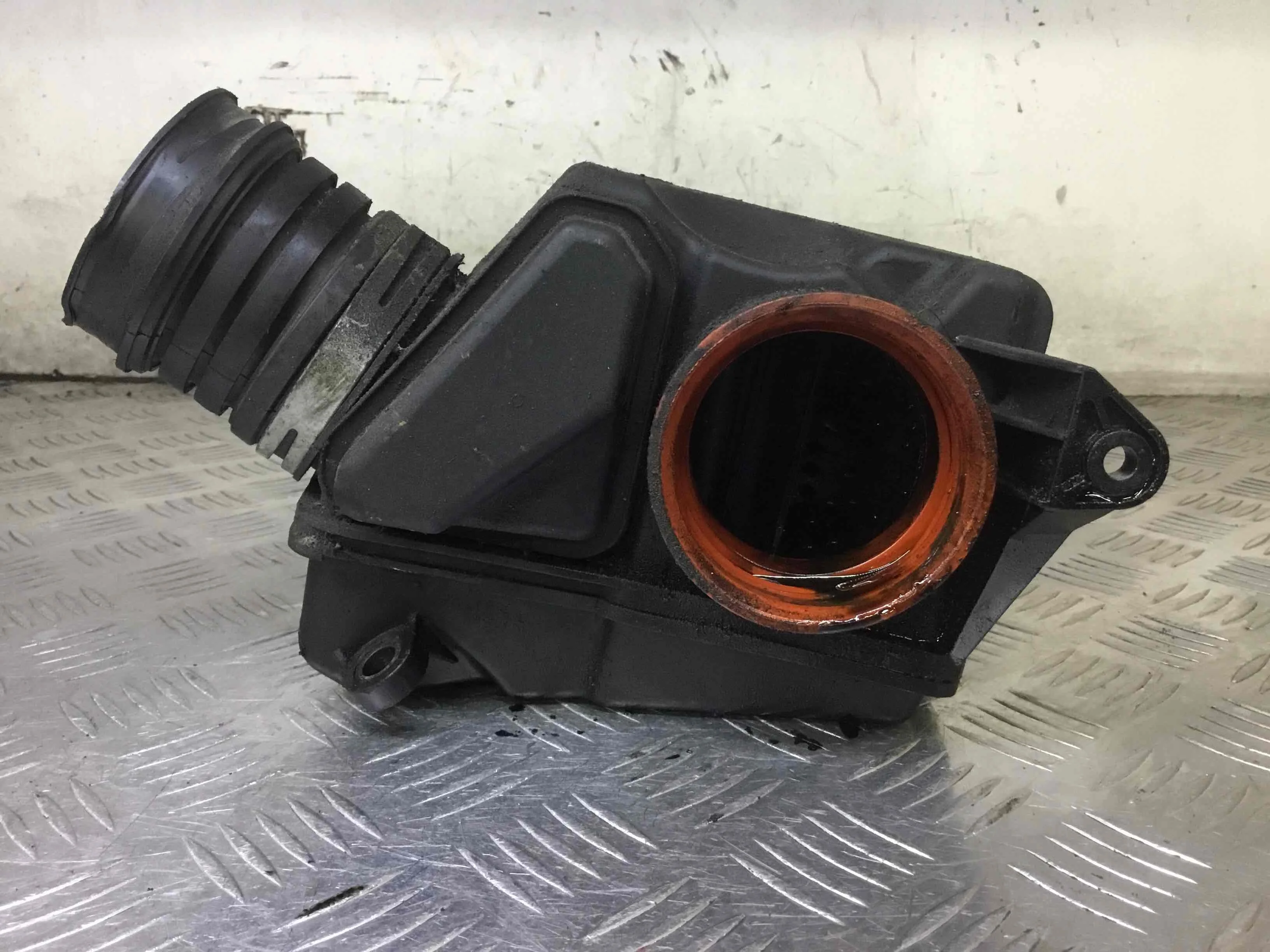 Резонатор воздушного фильтра Mercedes C-klasse W203/S203/CL203 (2000-2004) бензин 1.8 Kompressor Автомат Седан