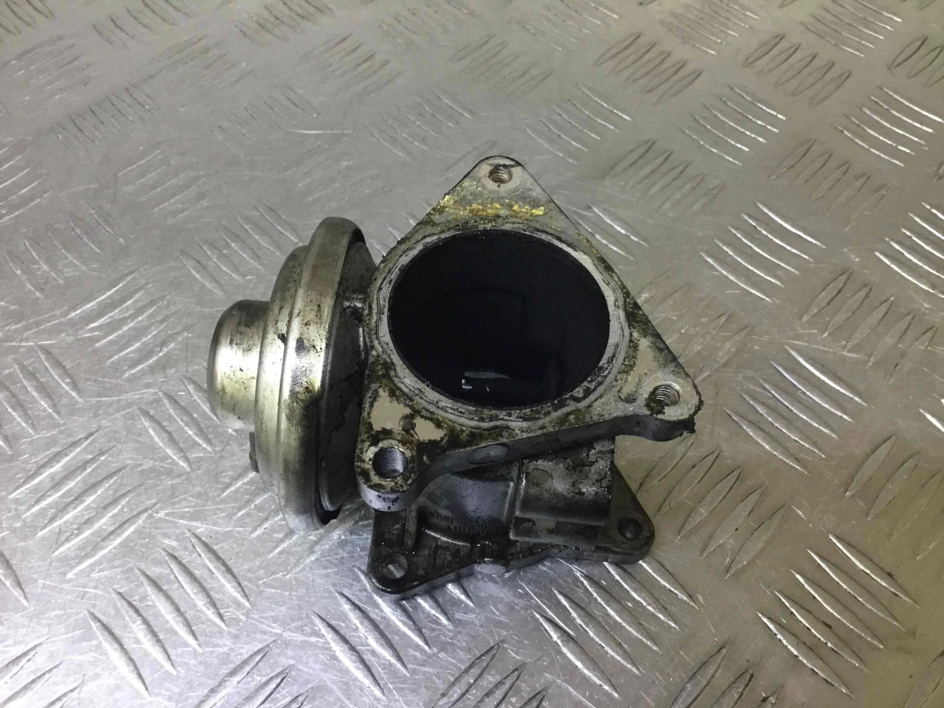 Клапан EGR Volkswagen Touran 1 поколение (2003-2006) дизель 2.0 TDI Механика Минивэн