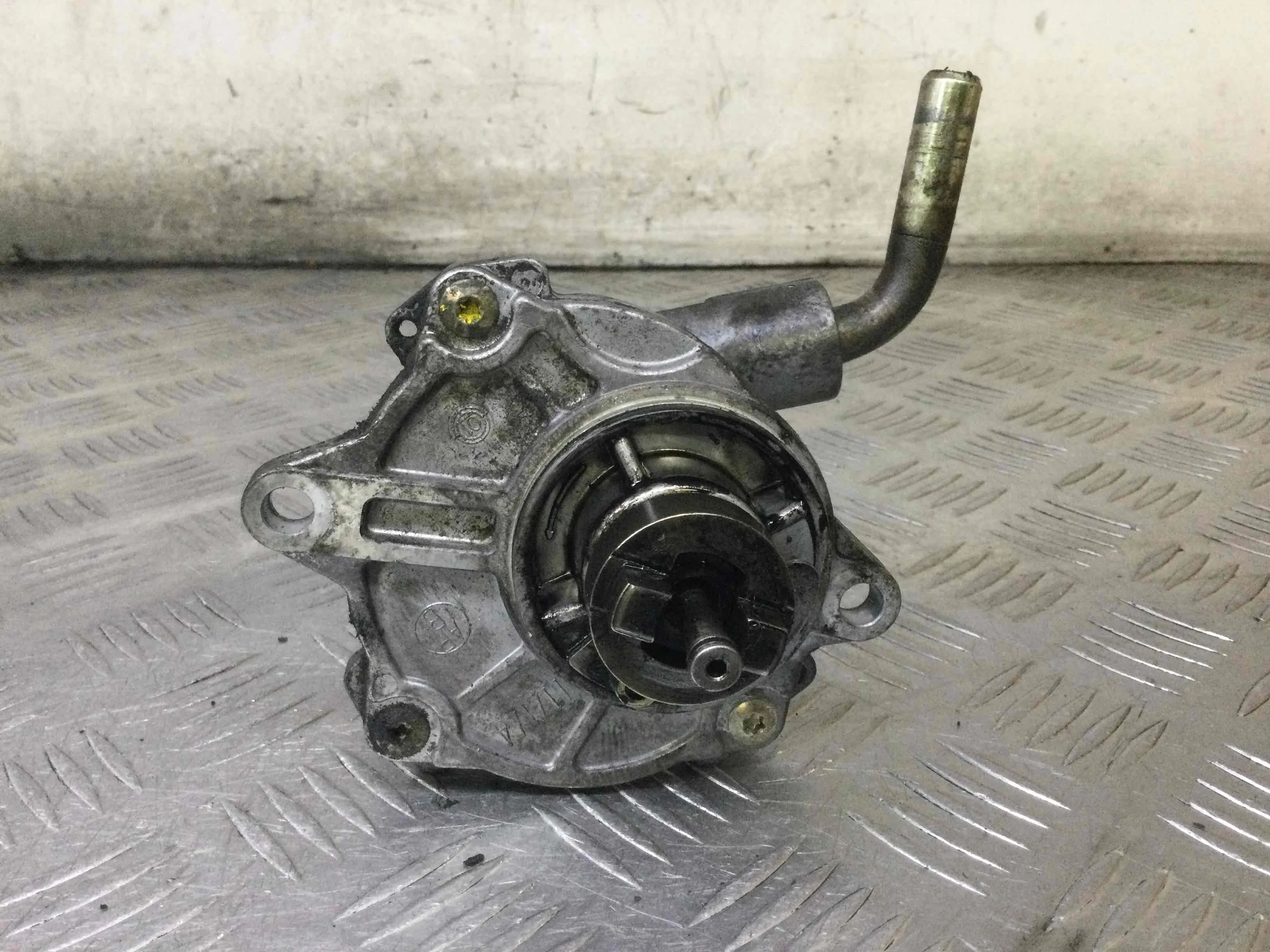 Насос вакуумный Mercedes C-klasse W203/S203/CL203 (2000-2004) дизель 2.2 CDI Автомат Седан