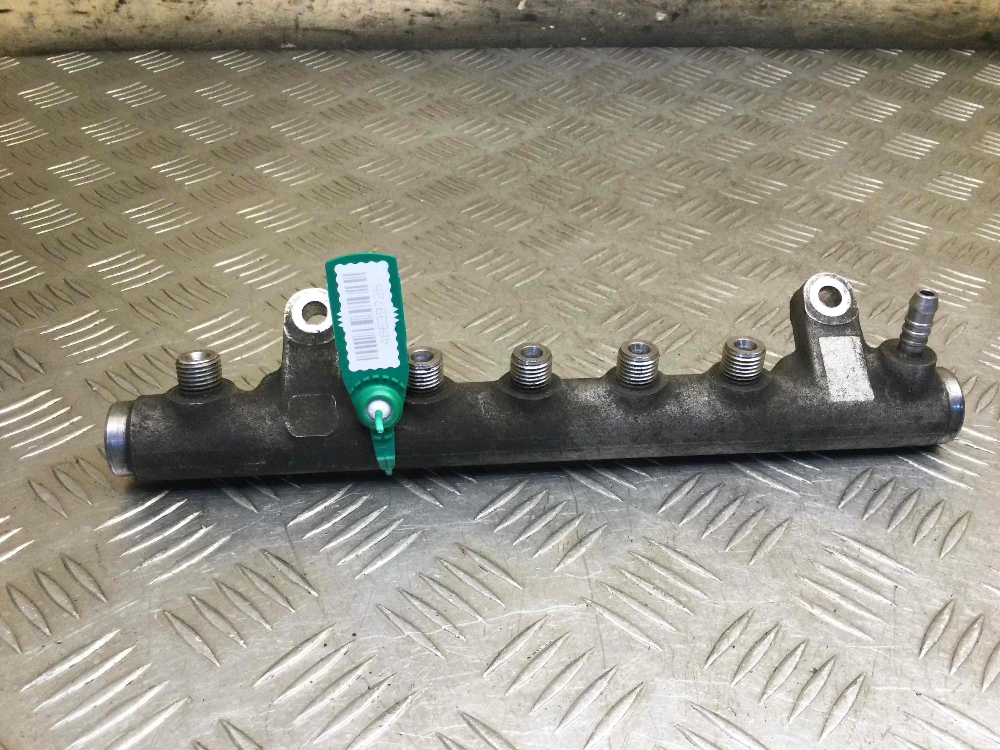 Топливная рампа Volkswagen Passat B6 (2005-2010) дизель 2.0 TDI Механика Универсал