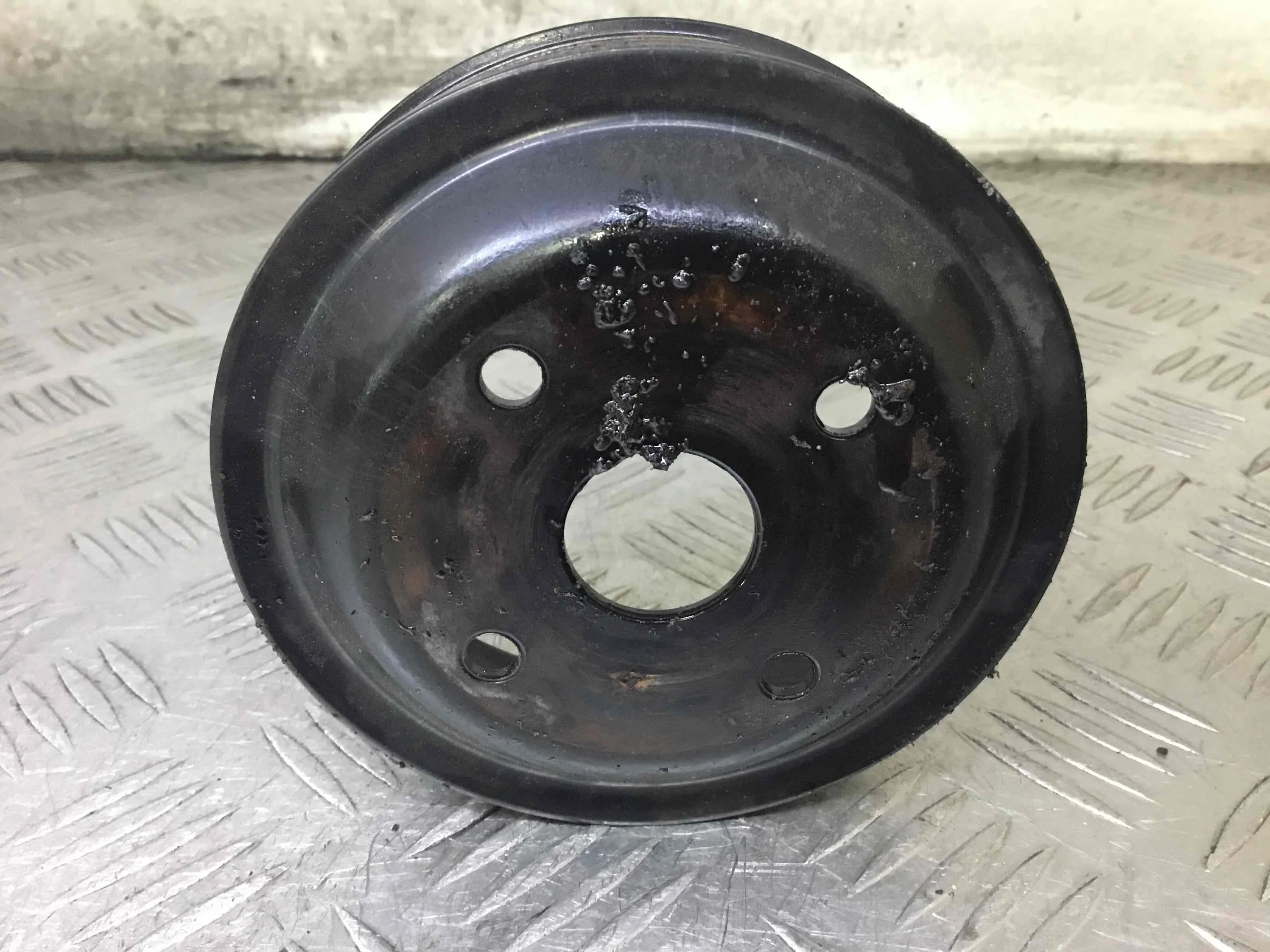 Шкив помпы Kia Sorento 1 поколение (2002-2006) дизель 2.5 CRDi Автомат