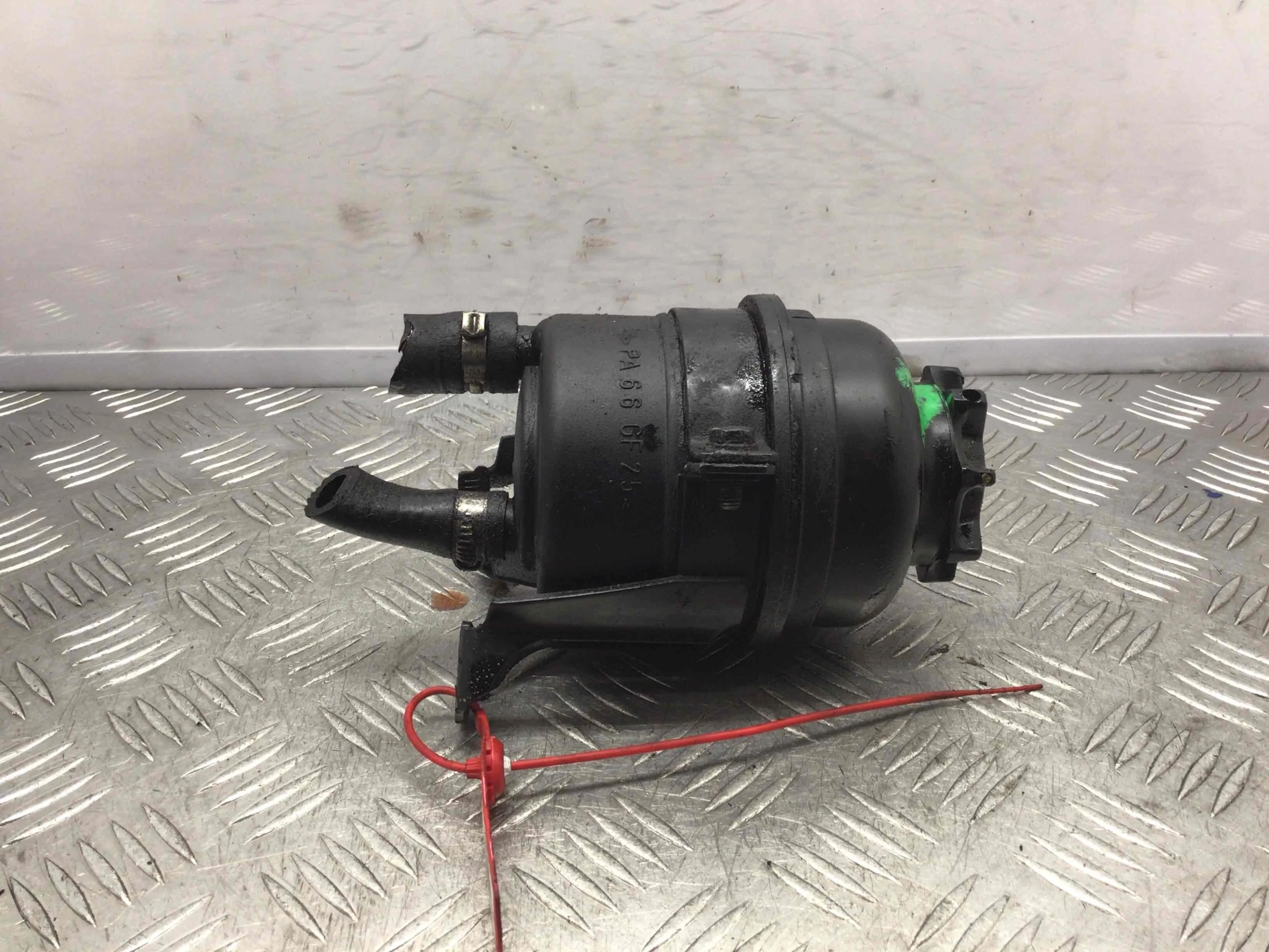 Бачок гидроусилителя BMW 5-Series E39 (1995-2000) дизель 2.5 TD Автомат Седан