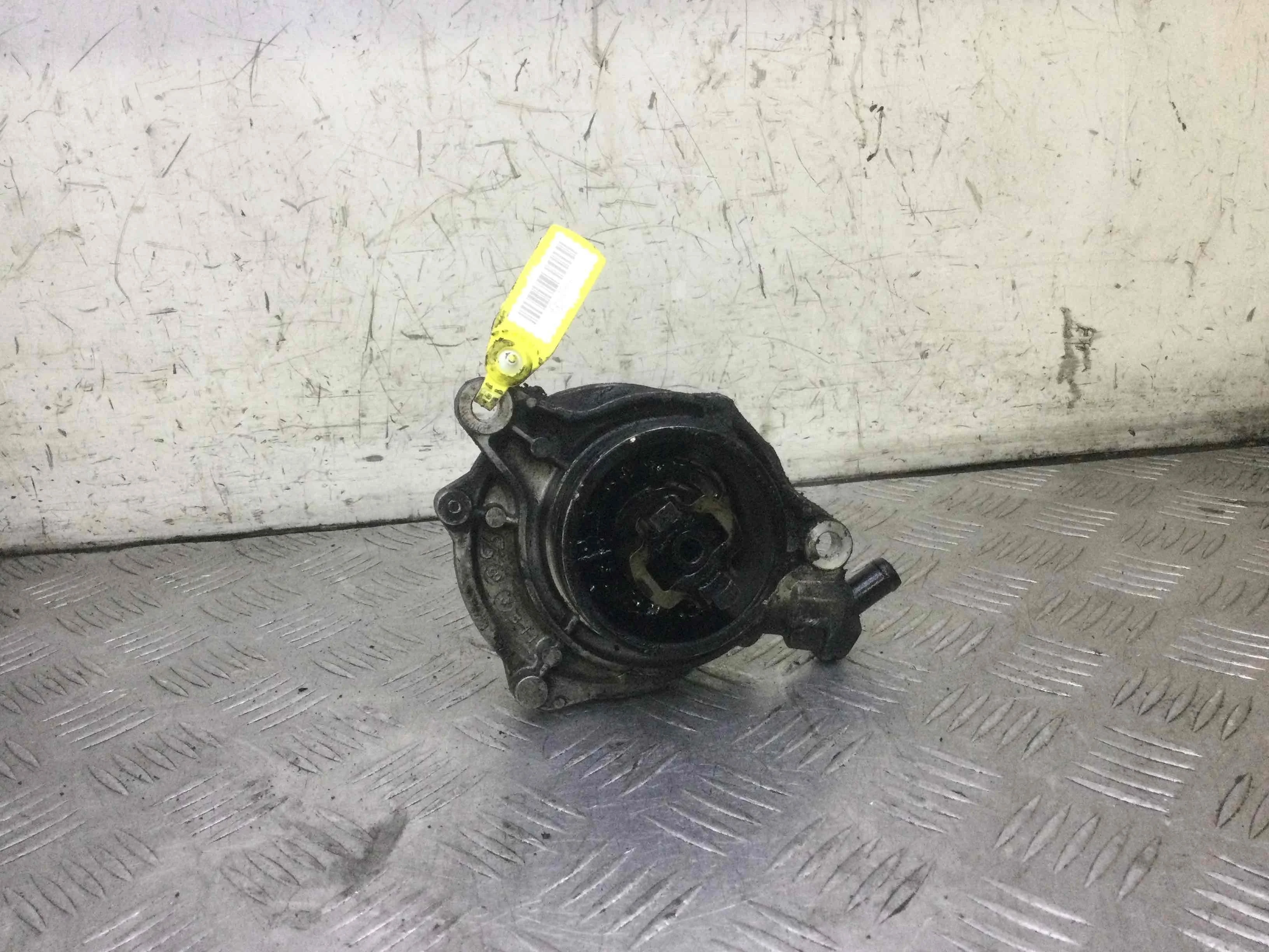 Насос вакуумный BMW 3-Series 3-Series E90/E91/E92/E93 2005 - 2010 дизель 2.0 D Механика Седан