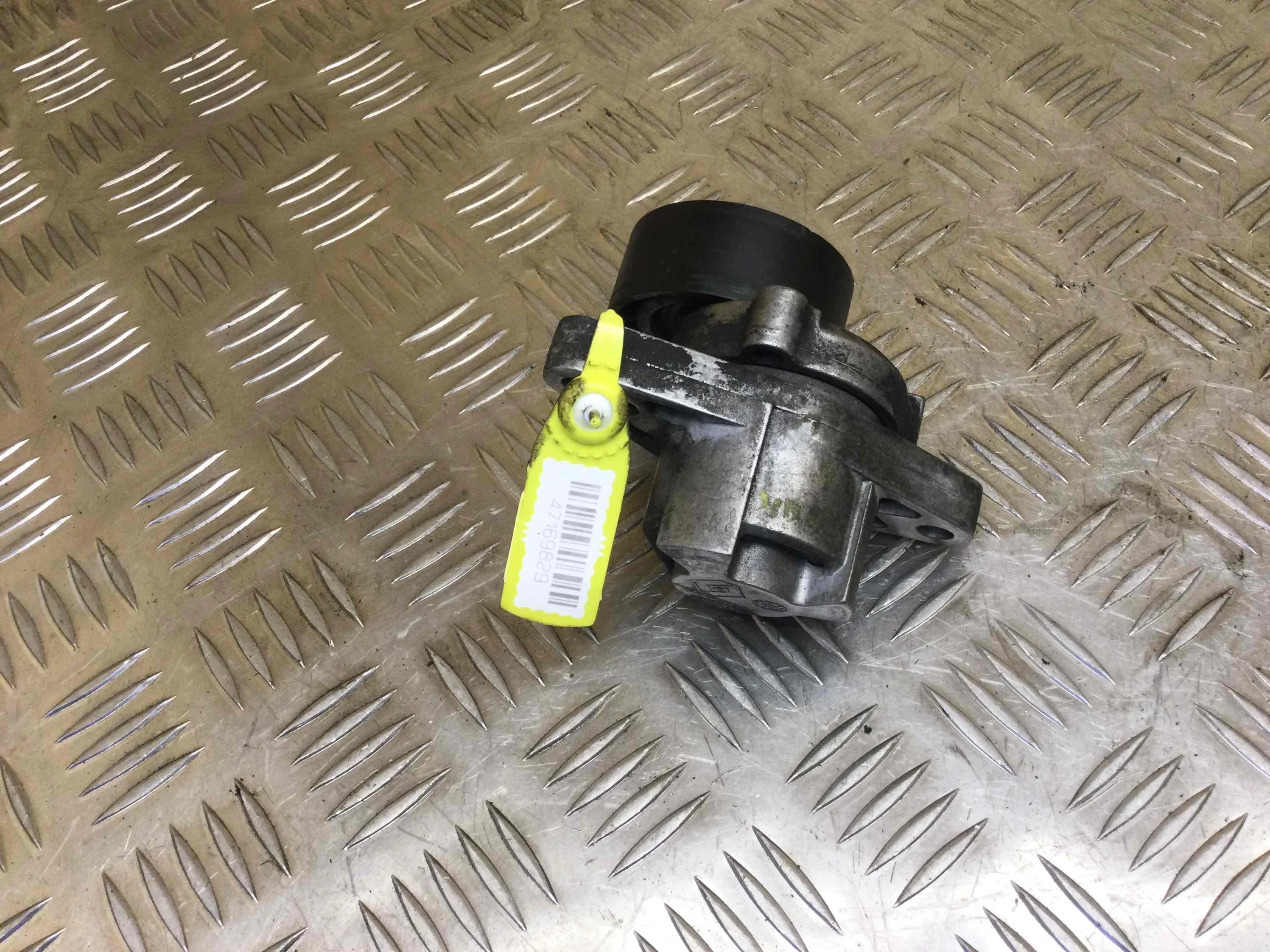 Натяжитель ремня генератора Renault Megane 1 поколение [рестайлинг] (1999-2003) бензин 1.6 i Механика Х/б