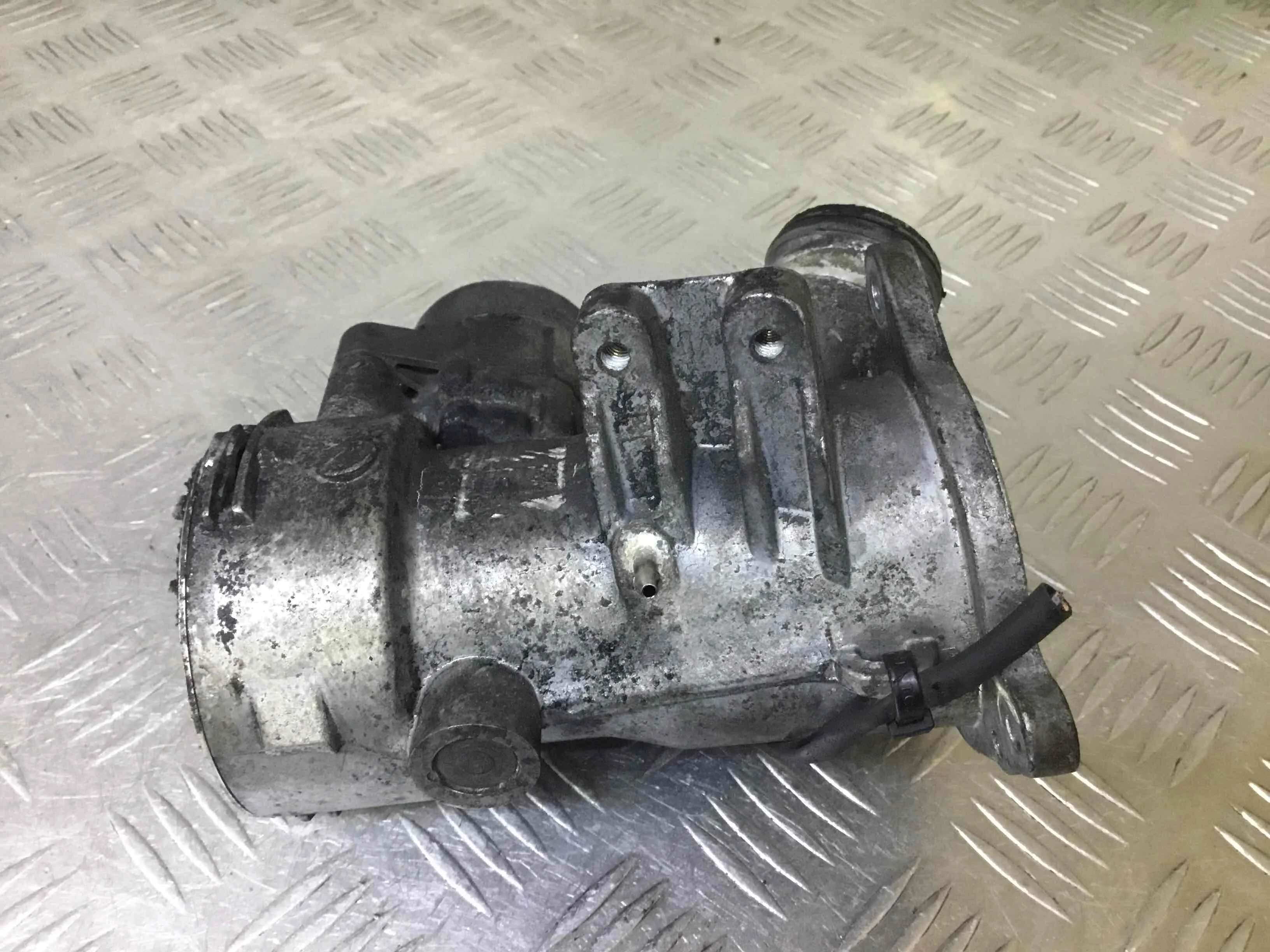 Переходник EGR Mercedes C-klasse W203/S203/CL203 [рестайлинг] (2004-2007) дизель 2.2 DTI Автомат Седан