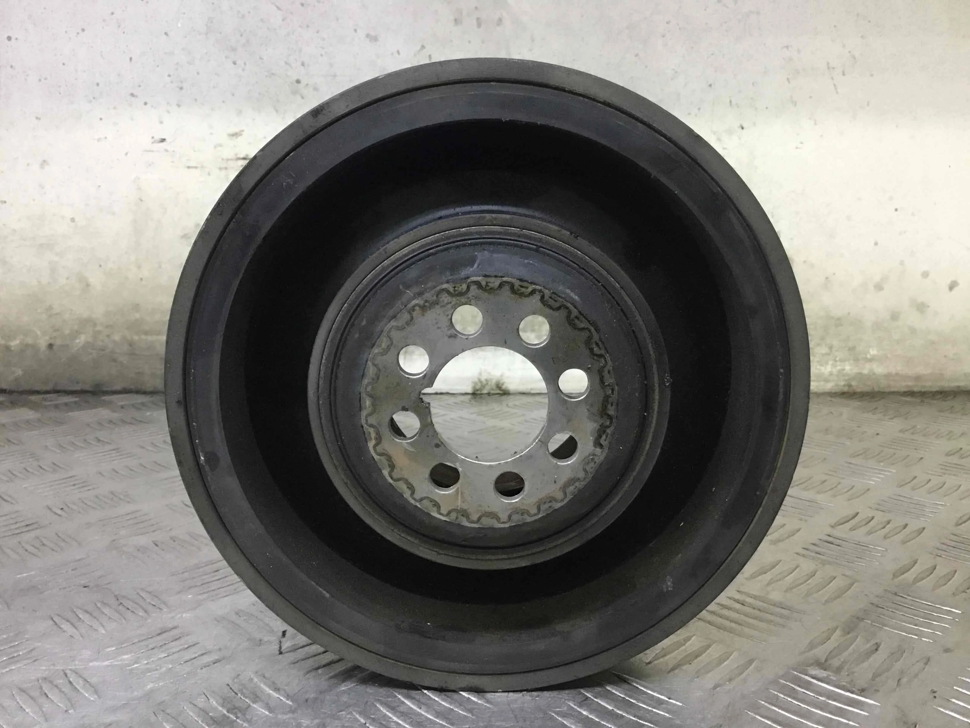 Шкив коленвала Audi A4 B6 (2000-2005) дизель 2.5 TDI Механика Седан