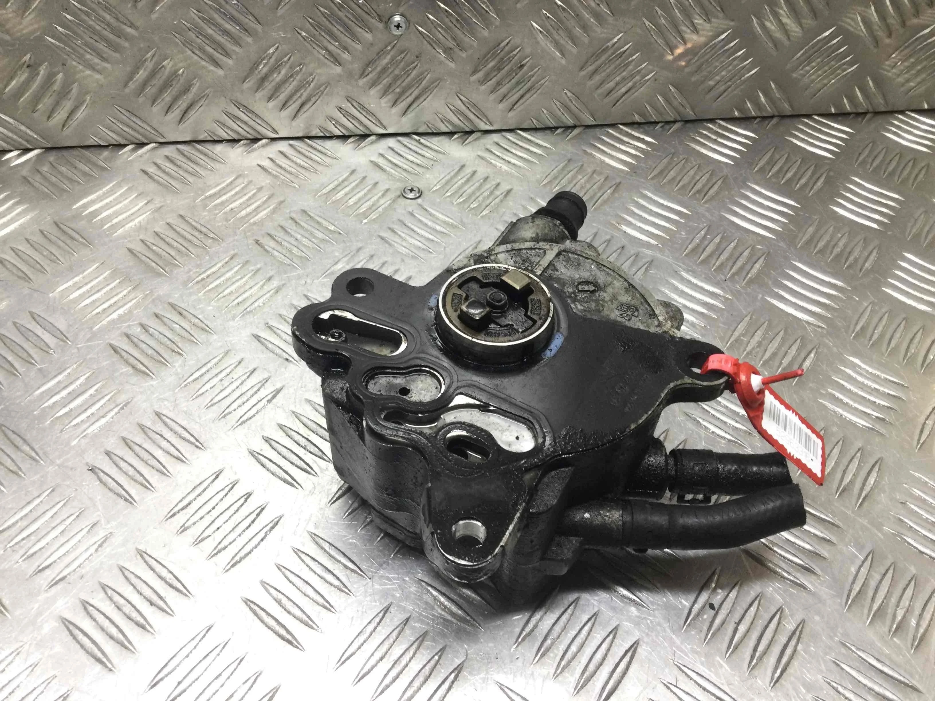 Насос вакуумный Volkswagen Golf 4 поколение (1997-2004) дизель 2.0 TDI Механика Х/б