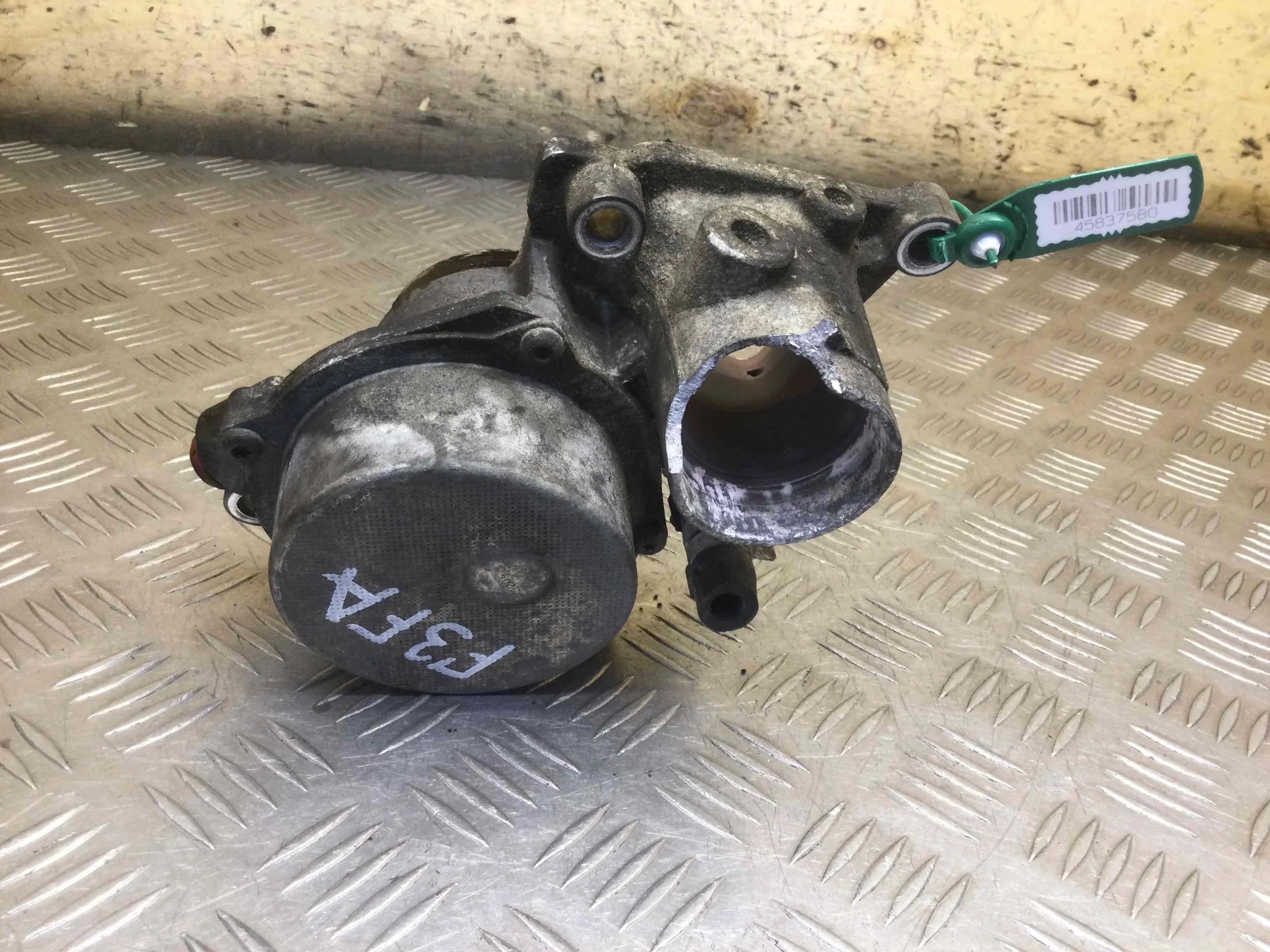 Насос вакуумный Ford Transit 3 поколение (2000-2006) дизель 2.0 TDDi Механика Микроавтобус