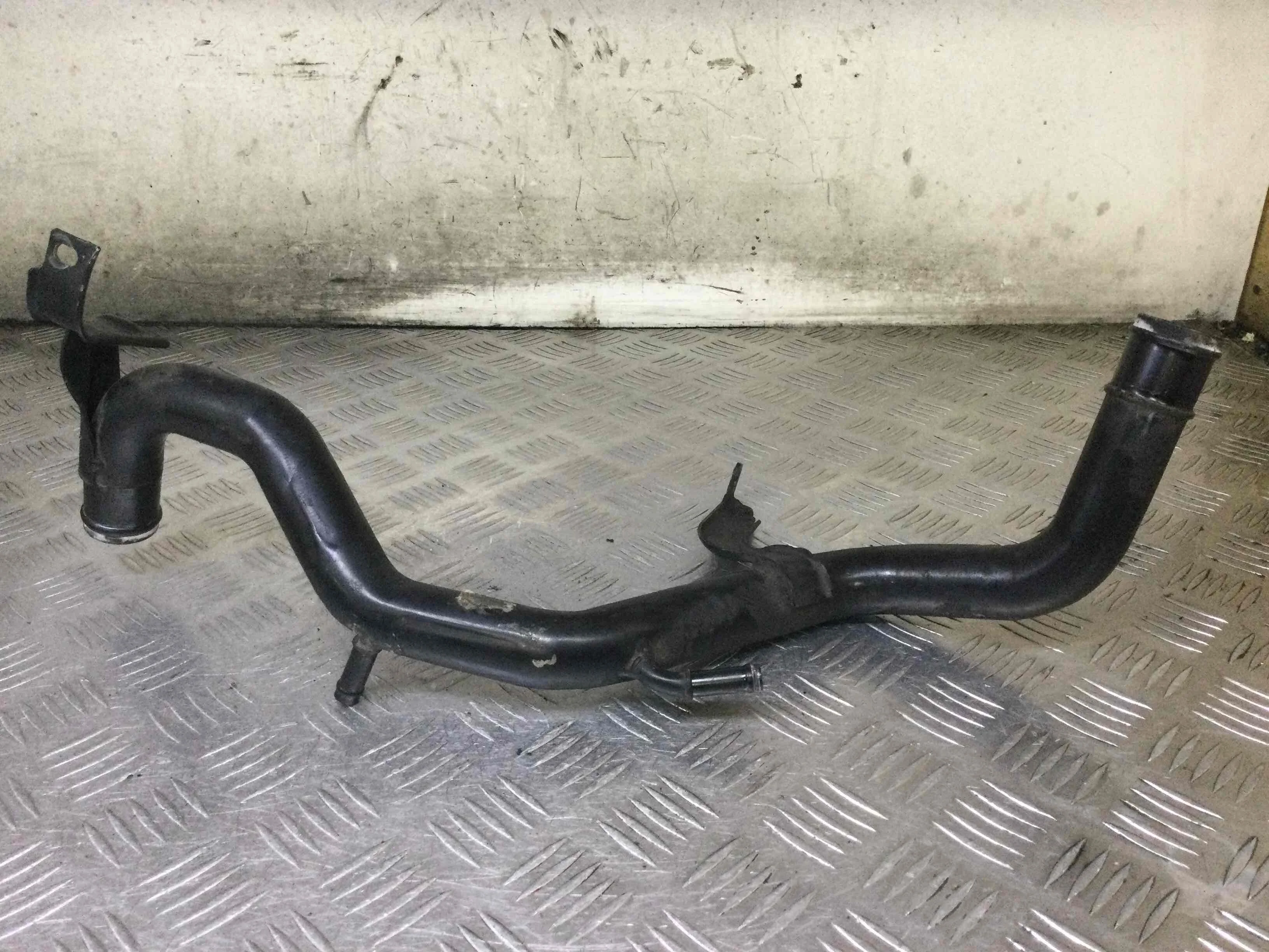 Трубка охлаждающей жидкости металлическая Audi A4 B7 (2004-2008) дизель 2.0 TDI Вариатор Универсал