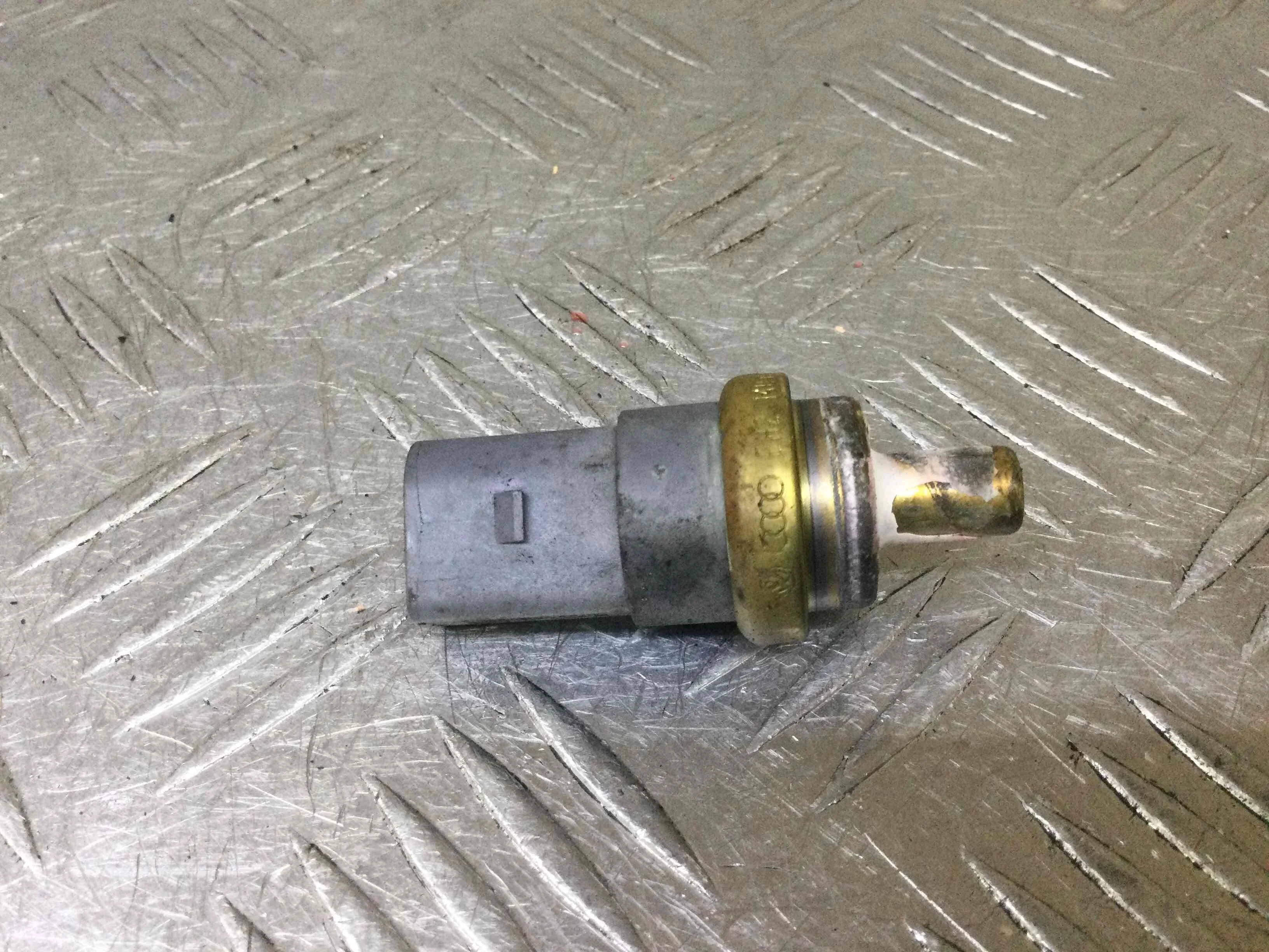 Датчик температуры Audi A4 B7 (2004-2008) дизель 2.0 TDI Вариатор Универсал