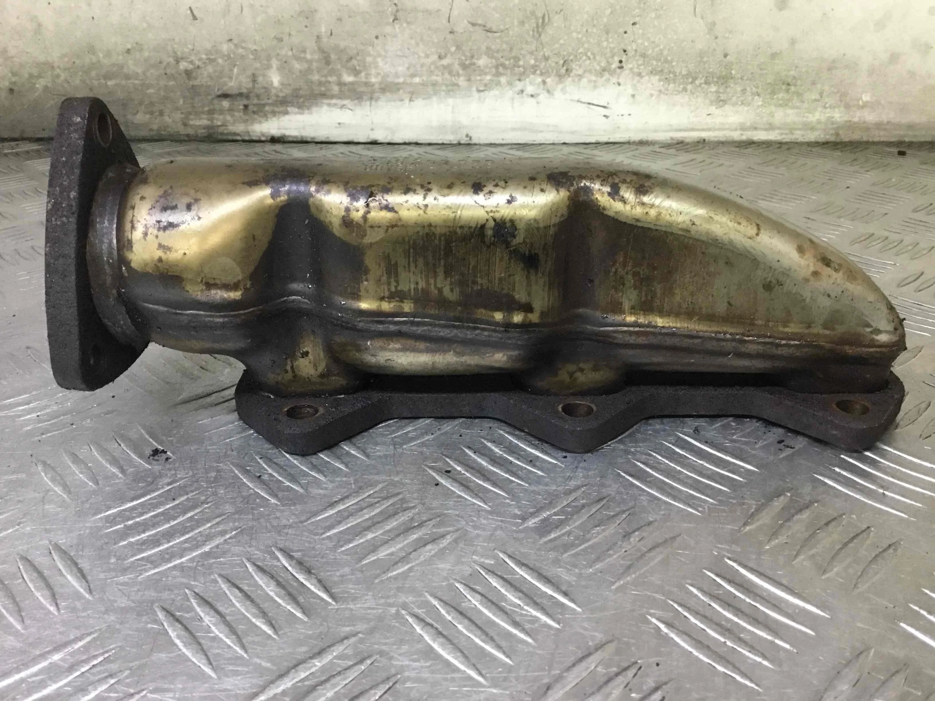 Коллектор выпускной Audi A4 B6 (2000-2005) дизель 2.5 TDI Механика Седан