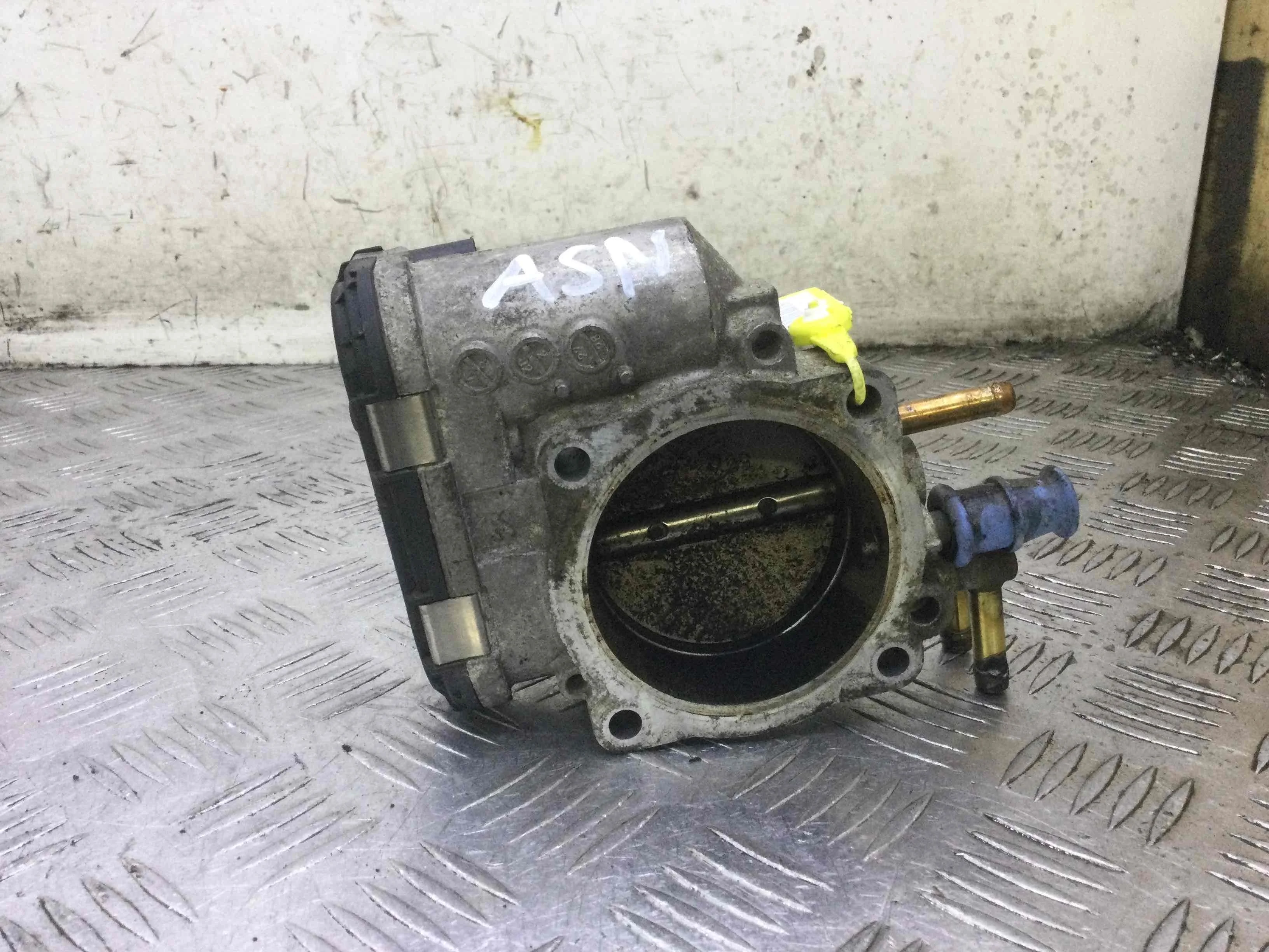 Заслонка дроссельная Audi A4 B6 (2000-2005) бензин 3.0 i Вариатор Седан