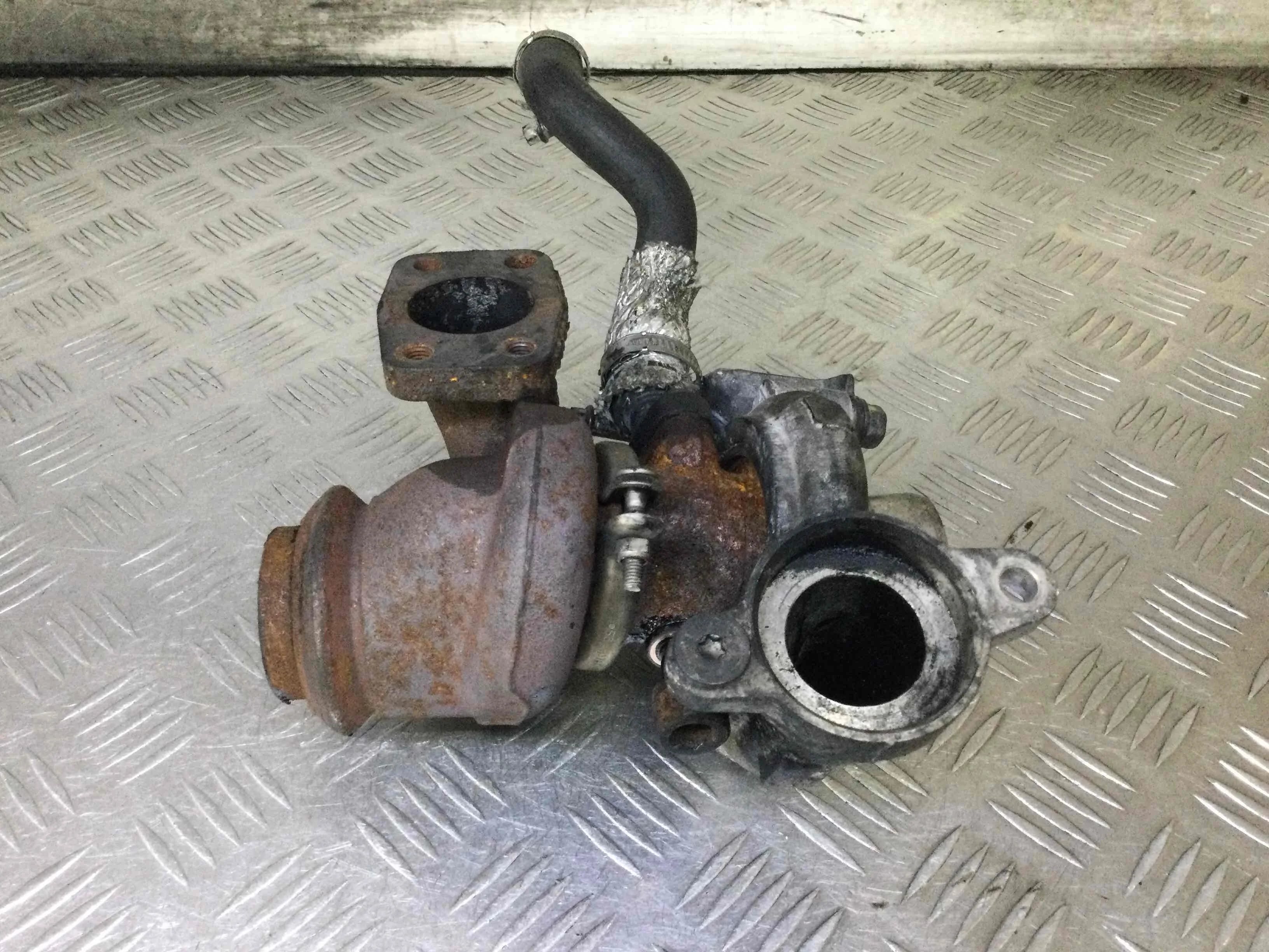 Турбина Peugeot 307 1 поколение (2001-2005) дизель 1.6 HDi Механика Седан