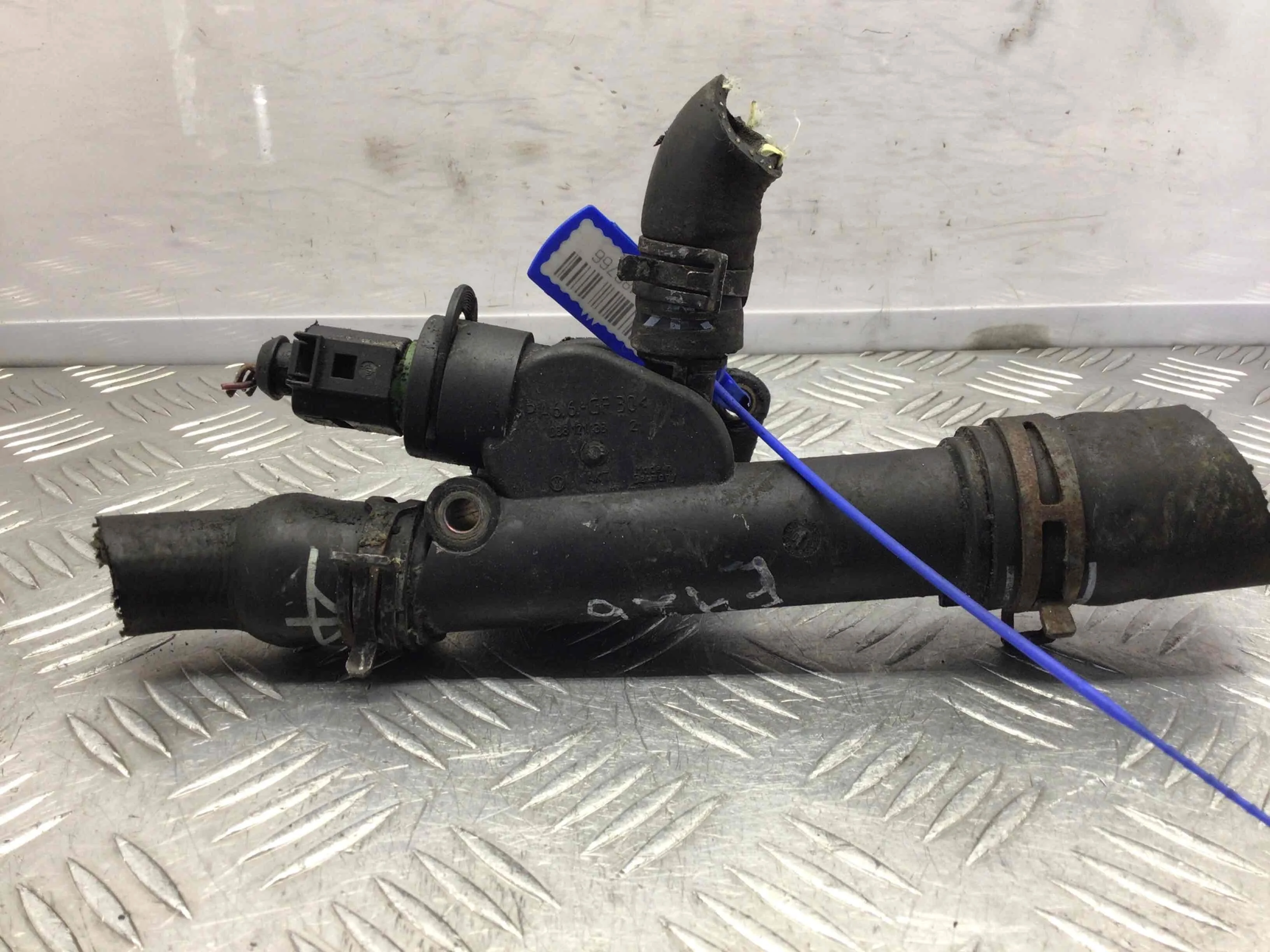 Фланец (тройник) системы охлаждения Audi A3 8L [рестайлинг] (2000-2003) дизель 1.9 TDI Механика Седан