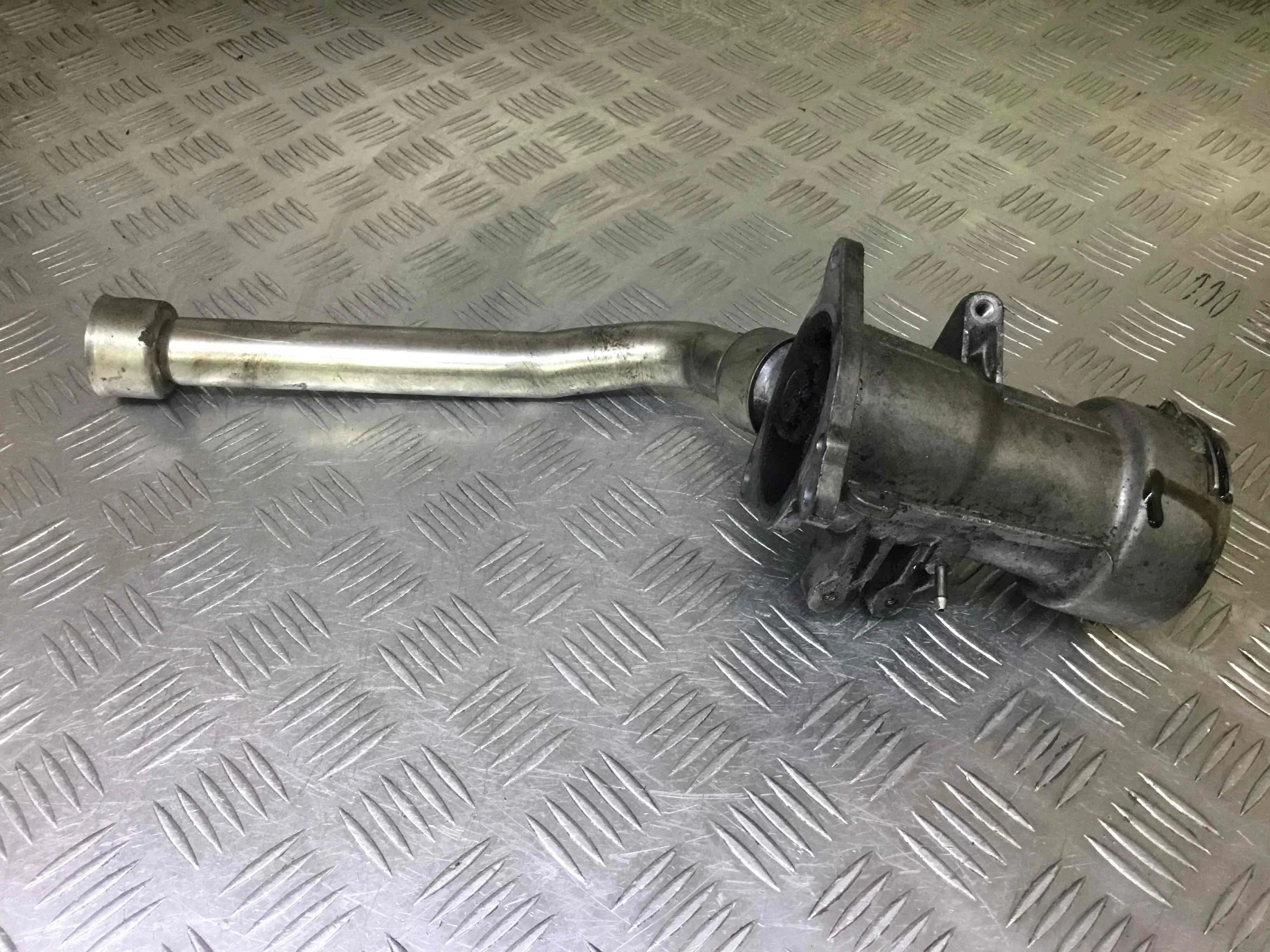 Трубка системы рециркуляции EGR Mercedes C-klasse W203/S203/CL203 (2000-2004) дизель 2.2 CDI Механика Седан