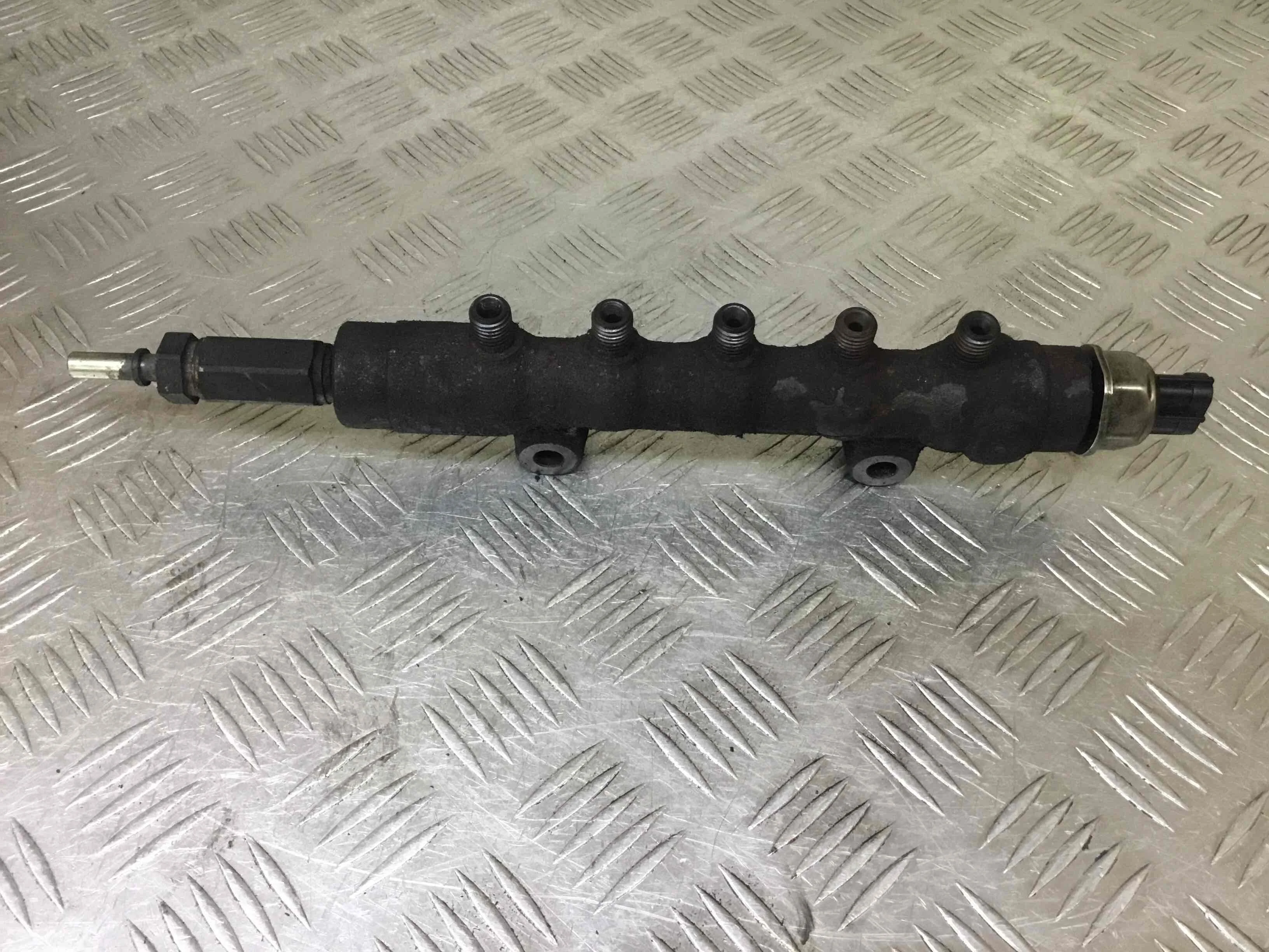 Топливная рампа Ford Transit 3 поколение [рестайлинг] (2006-2013) дизель 2.2 TDCi Механика Микроавтобус