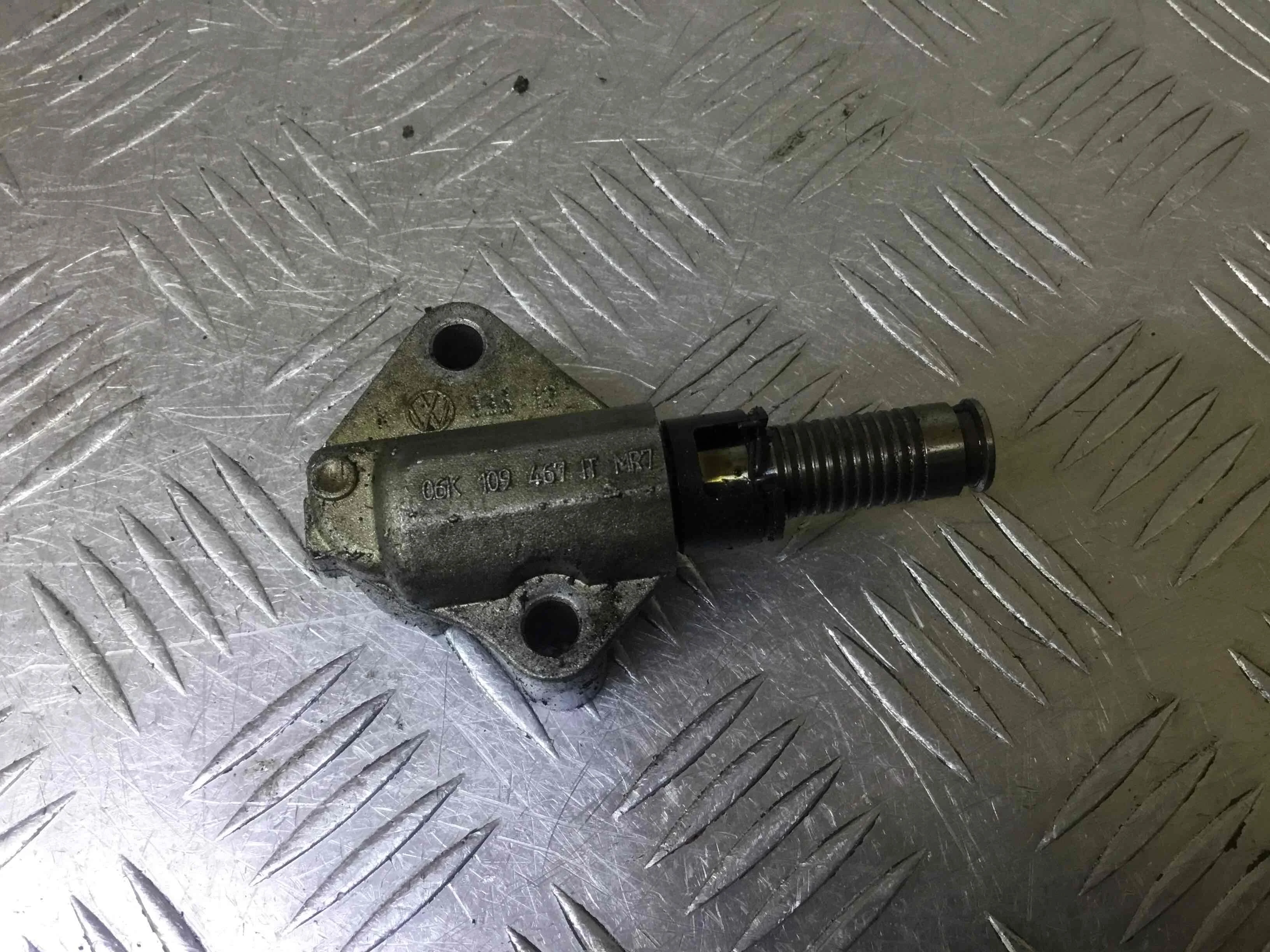 Натяжитель цепи Volkswagen Tiguan 1 поколение (2007-2011) бензин 2.0 TSI Автомат