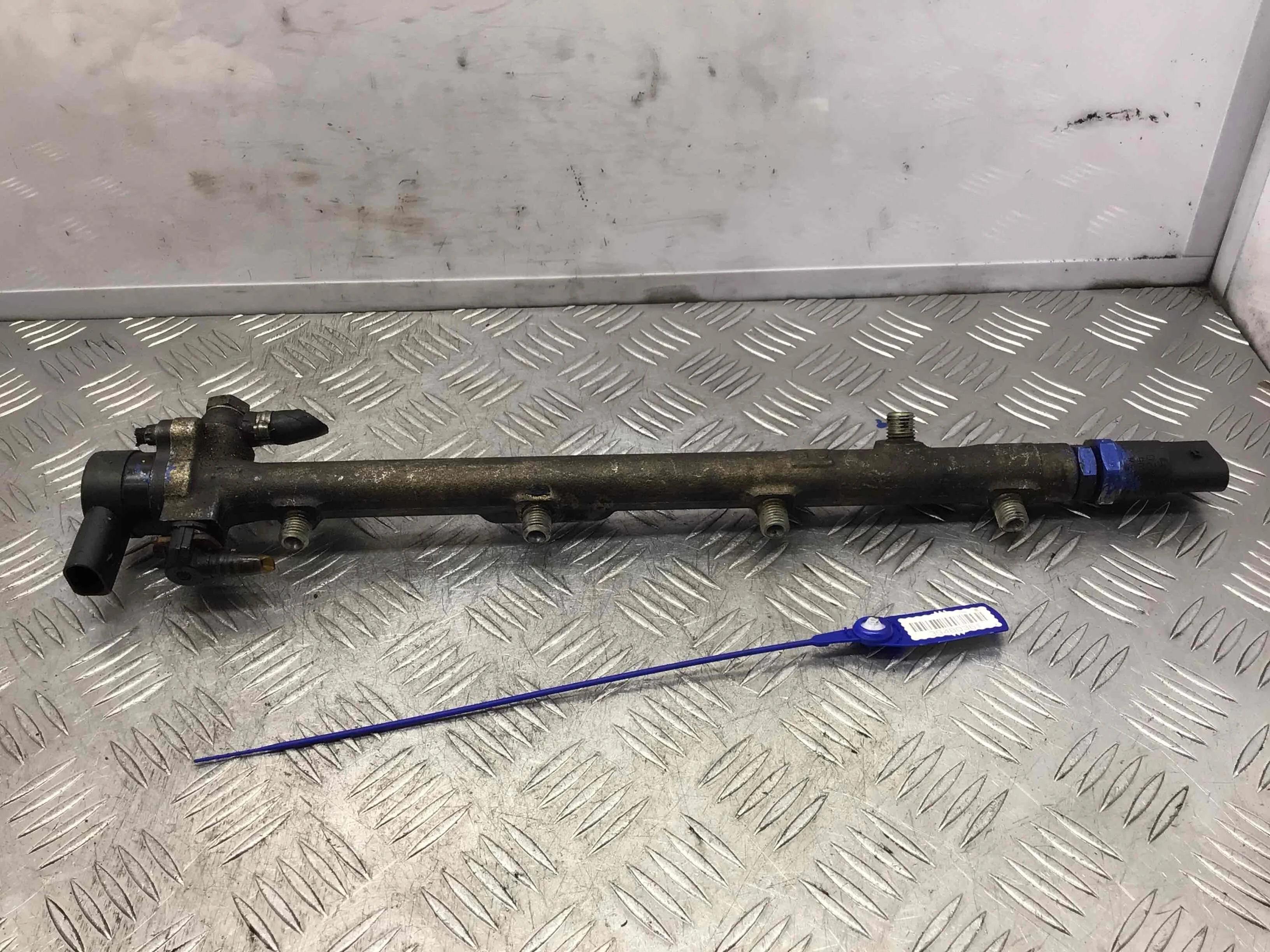 Топливная рампа Mercedes Sprinter Sprinter I (w901,w902,w903,w904) 1995 - 2006 дизель 2.2 TDI Механика Микроавтобус