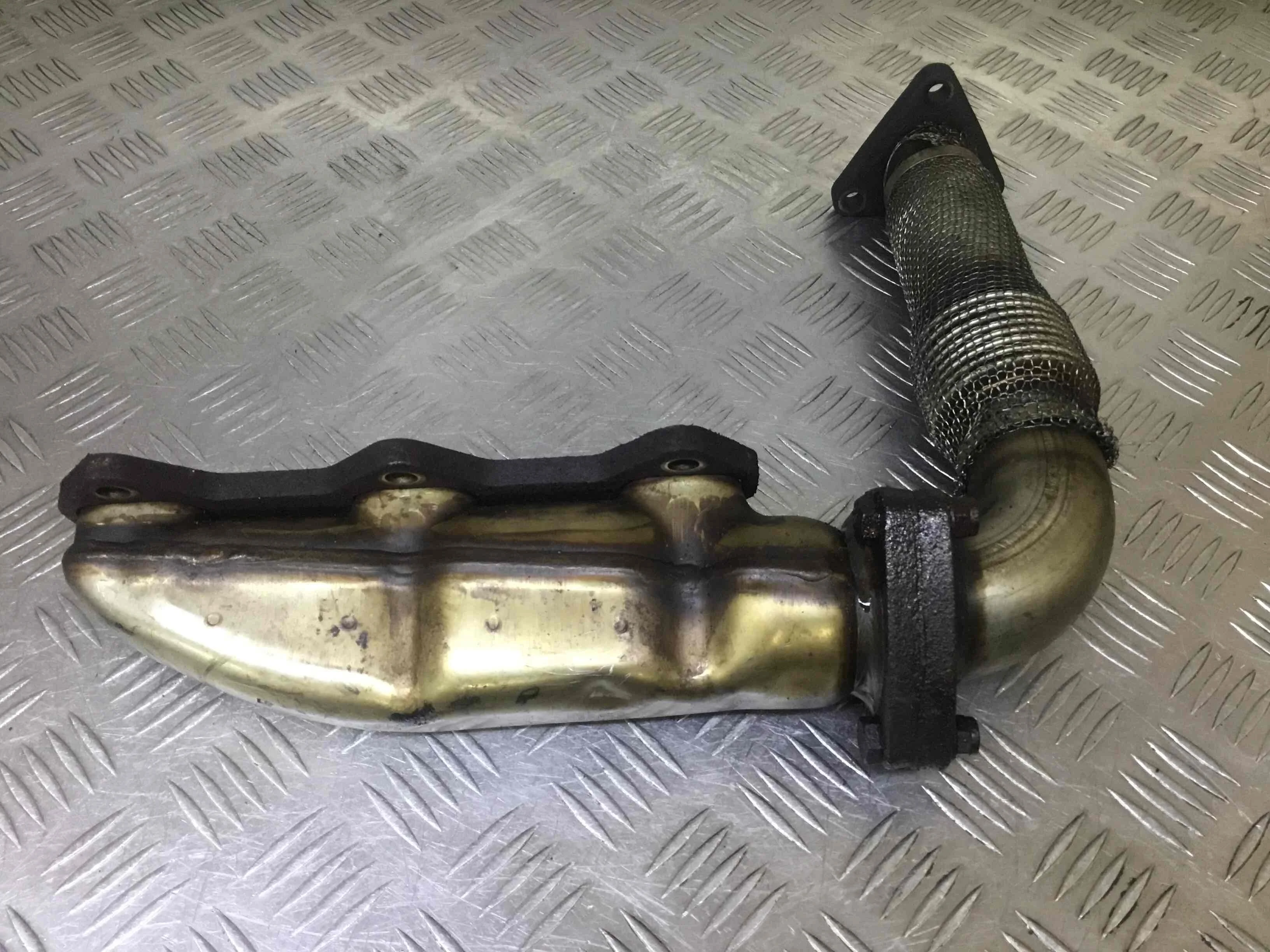 Коллектор выпускной Audi A4 B6 (2000-2005) дизель 2.5 TDI Вариатор Седан