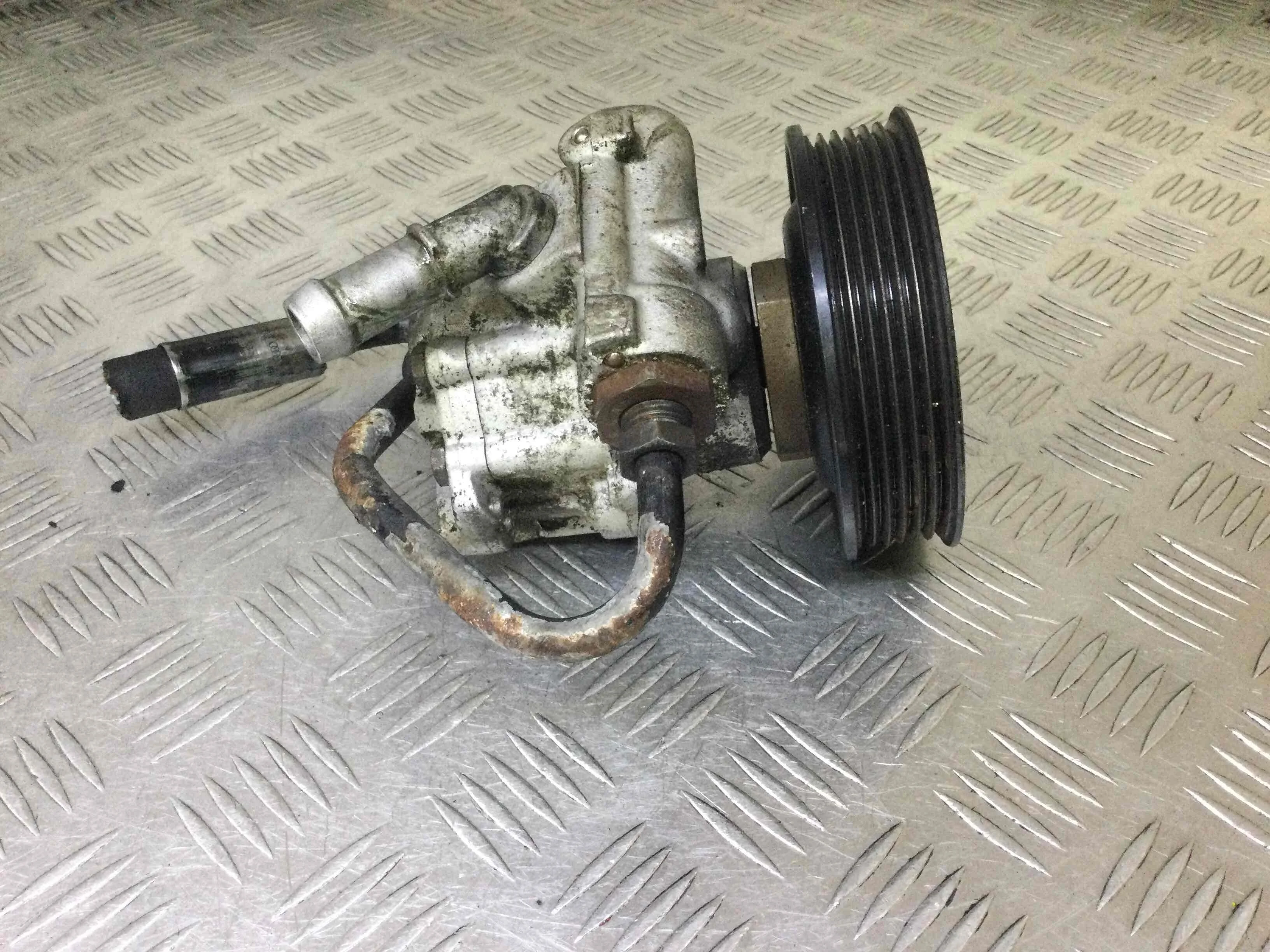 Насос гидроусилителя руля Volkswagen Polo 3 поколение (1994-2001) бензин 1.4 i Автомат Х/б