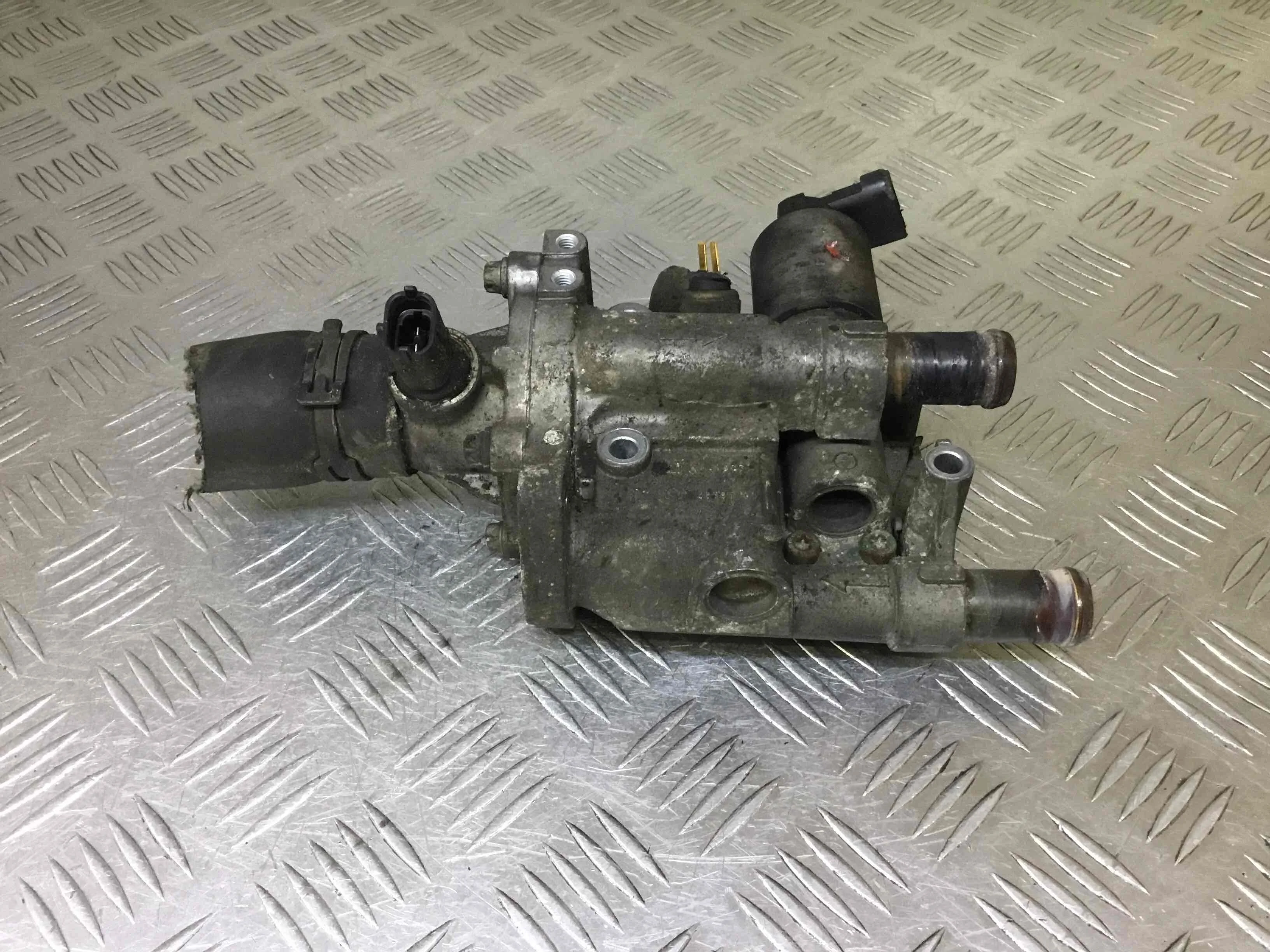 Клапан EGR Opel Zafira A (1999-2003) бензин 1.6 i Механика Минивэн