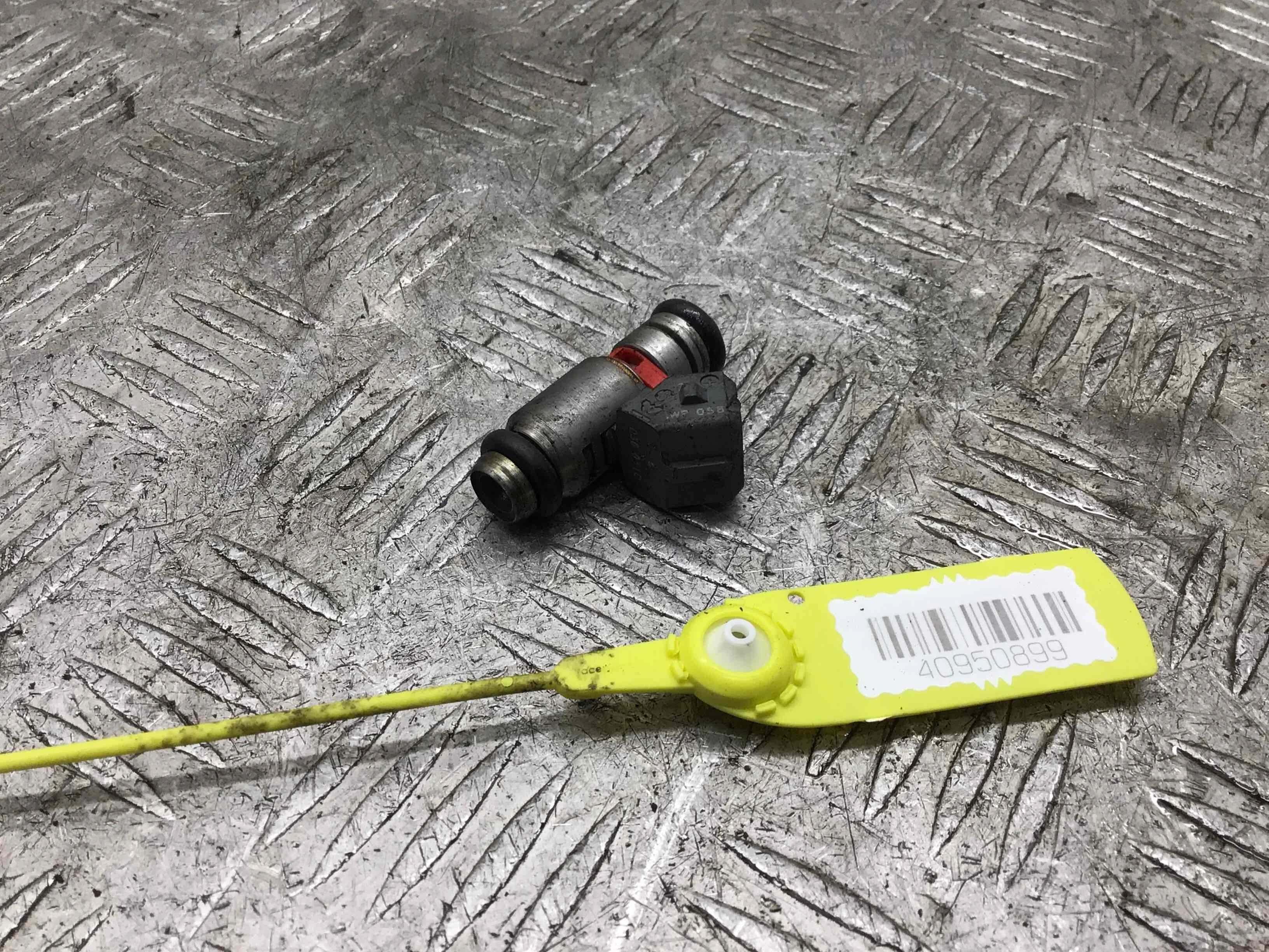 Форсунка Volkswagen Golf 4 поколение (1997-2004) бензин 1.4 i Механика Х/б