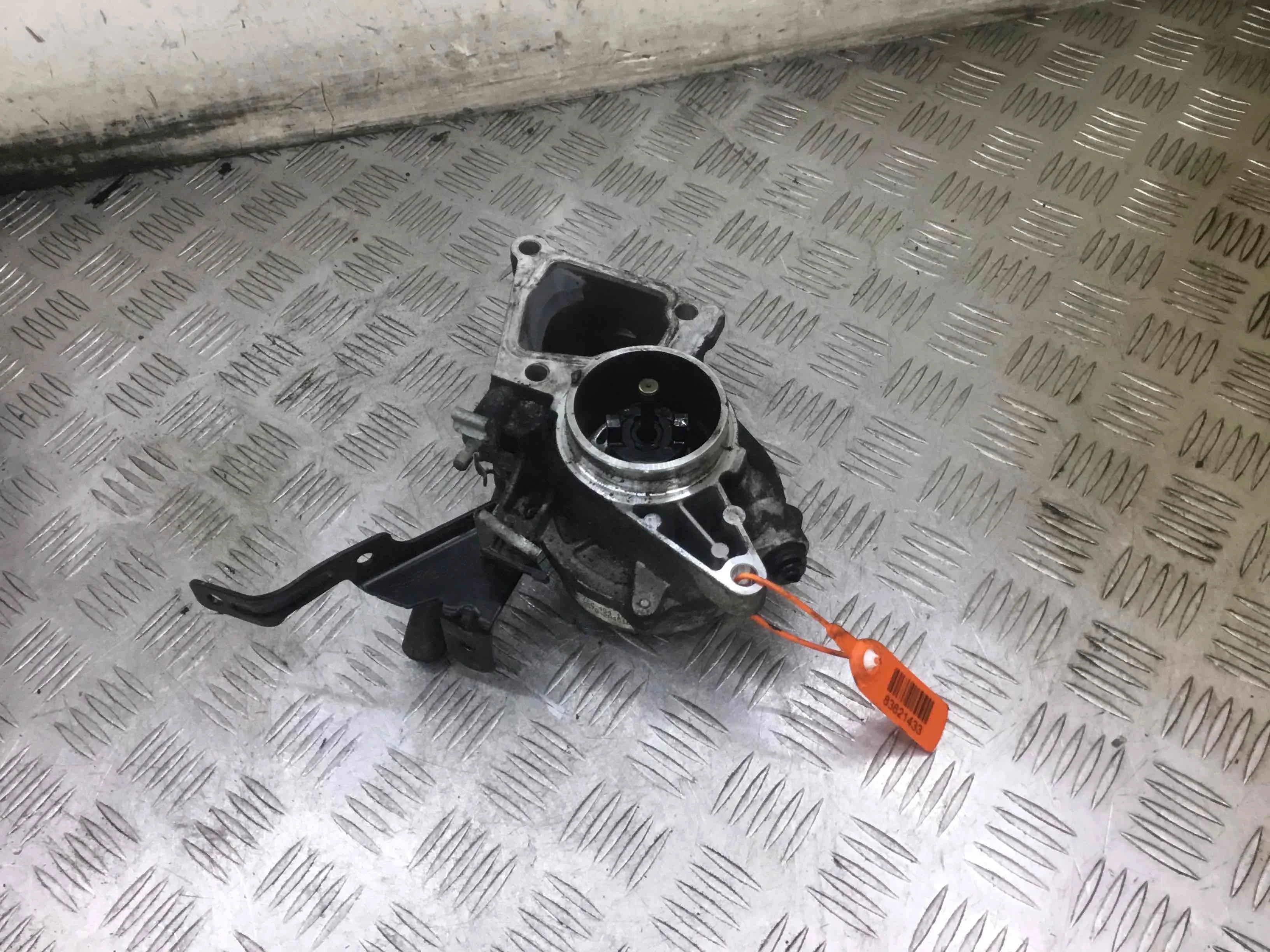 Насос вакуумный Ford Transit 3 поколение [рестайлинг] (2006-2013) дизель 2.2 TDCi Механика Микроавтобус