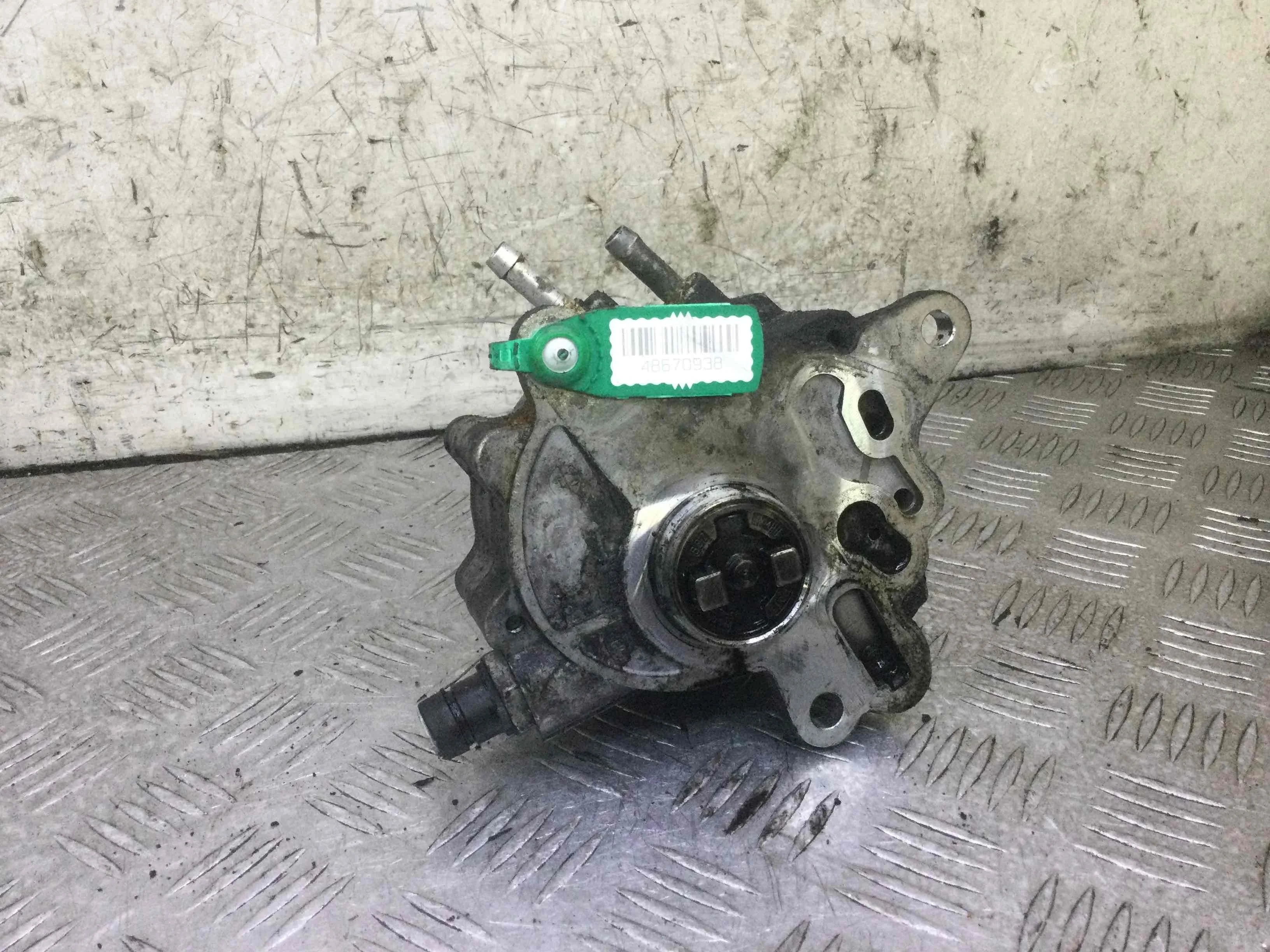 Насос вакуумный Volkswagen Touran 1 поколение (2003-2006) дизель 2.0 TDI Механика Минивэн