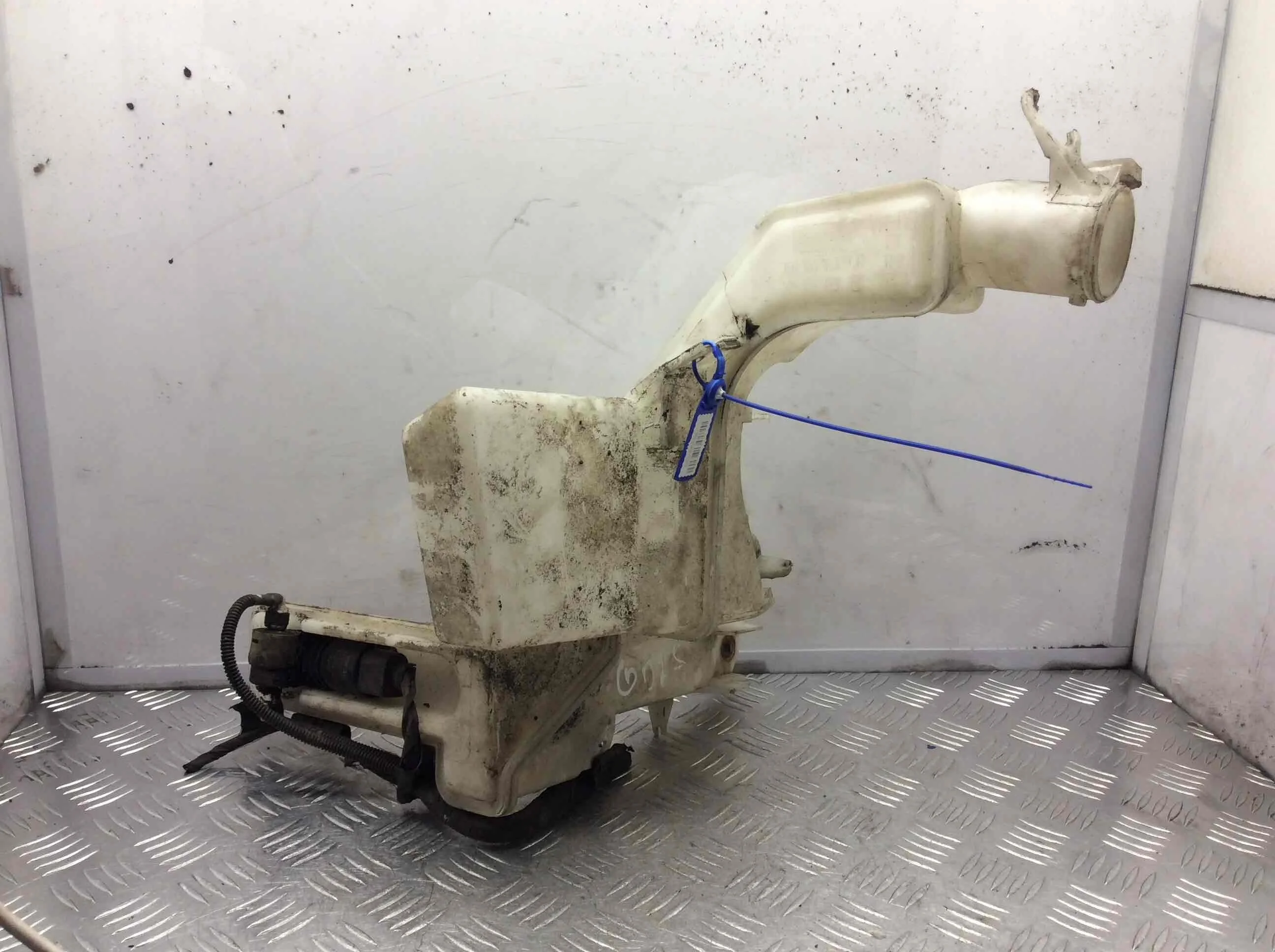 Бачок омывателя Audi A3 8P (2003-2005) дизель 2.0 TDI Механика Х/б