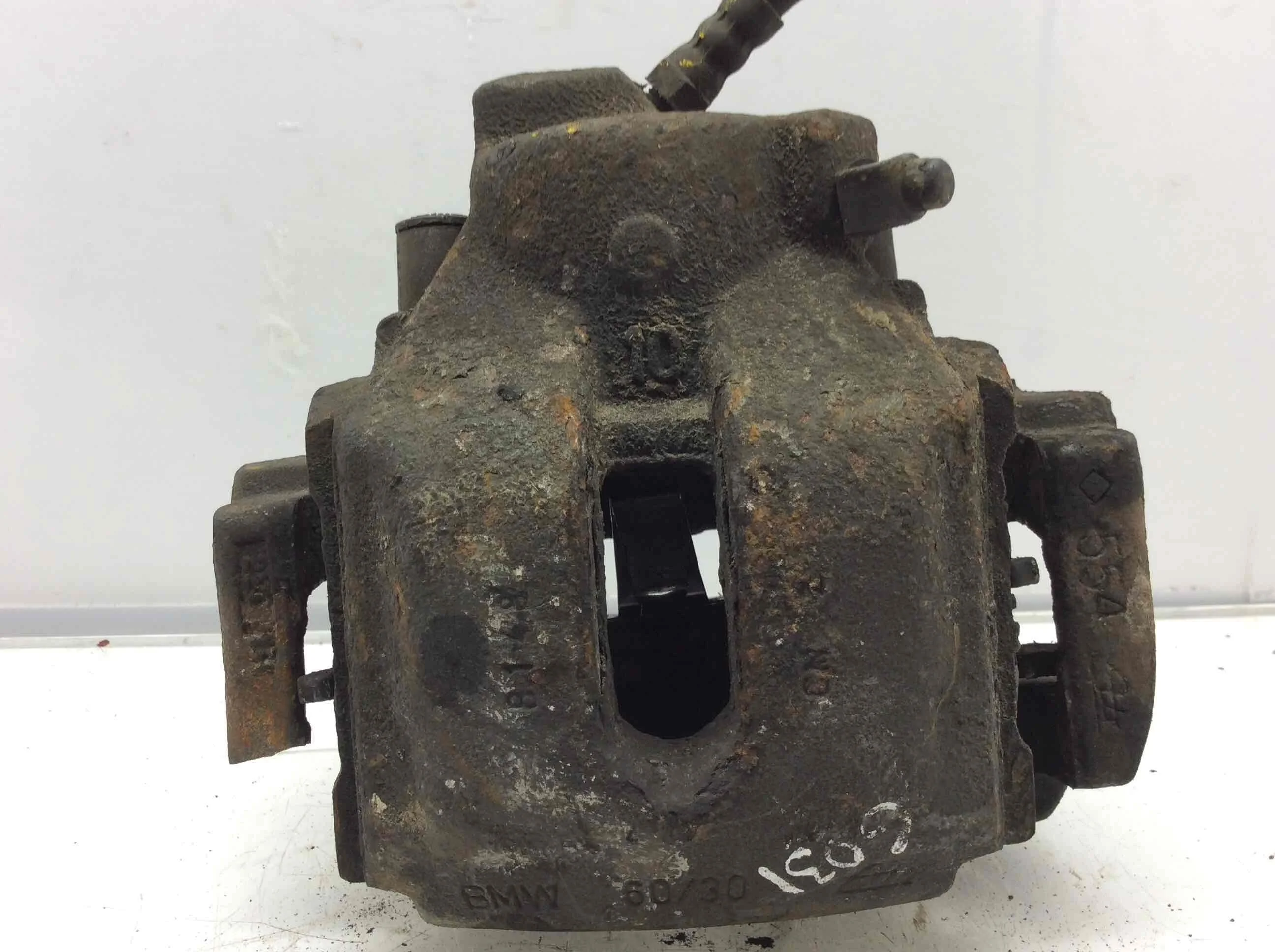 Суппорт передний правый BMW 5-Series 5-Series E39 1995 - 2004 дизель 3.0 TDI Автомат Седан