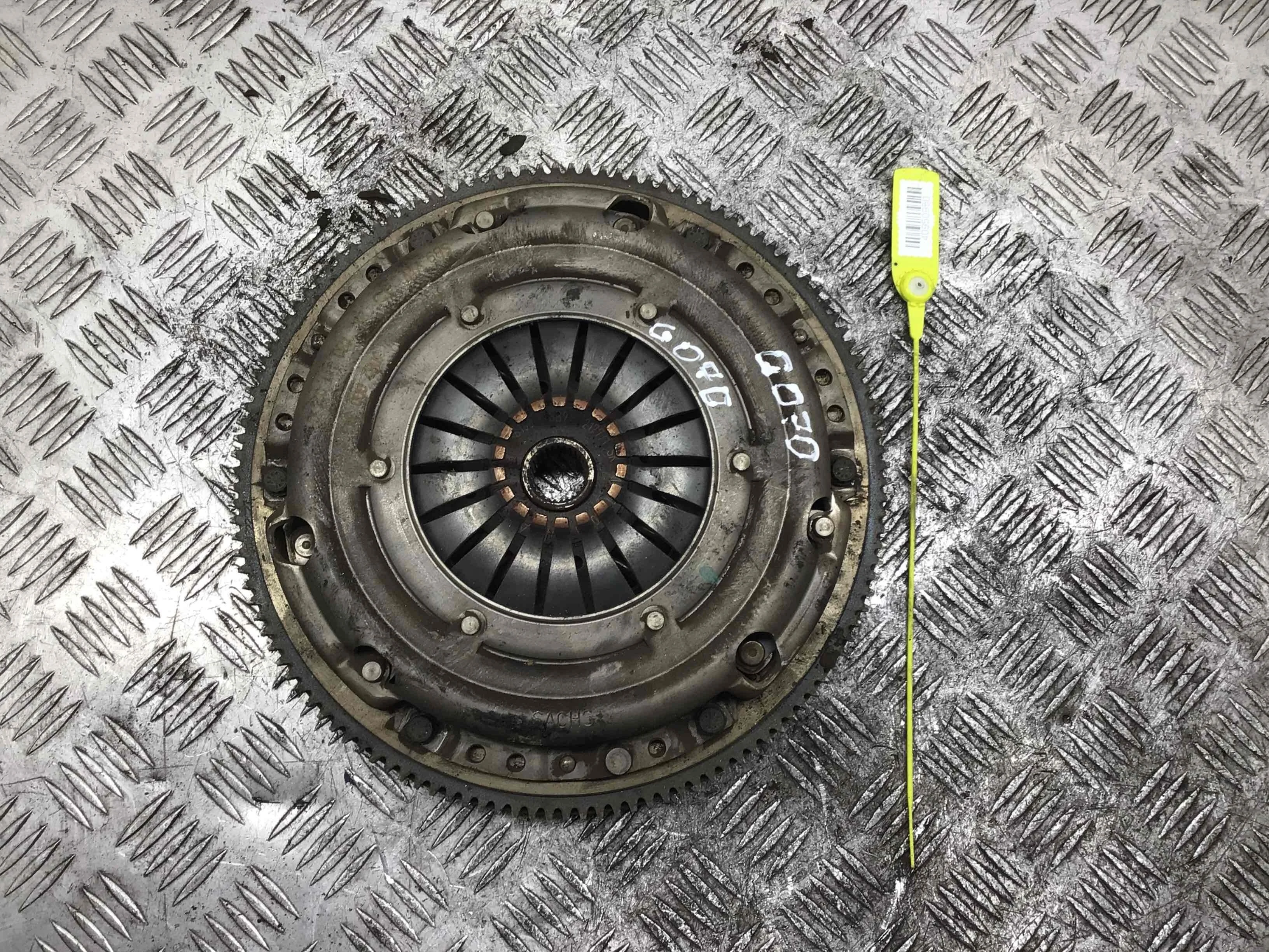 Маховик Volkswagen Fox 1 поколение (2003-2009) бензин 1.2 i Механика Седан