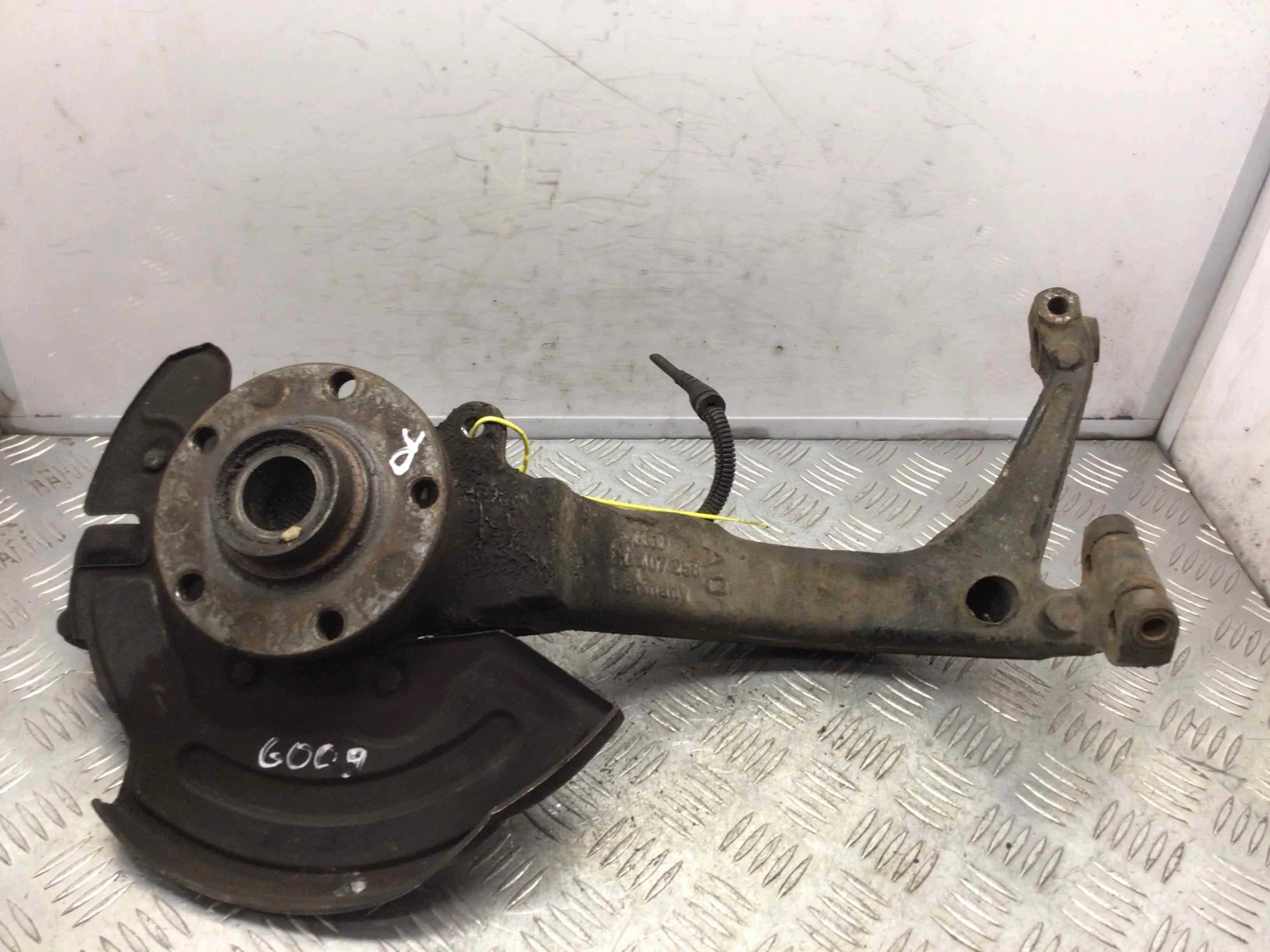 Ступица передняя правая Audi A6 C5/4B (1997-2004) бензин 2.4 i Механика Седан