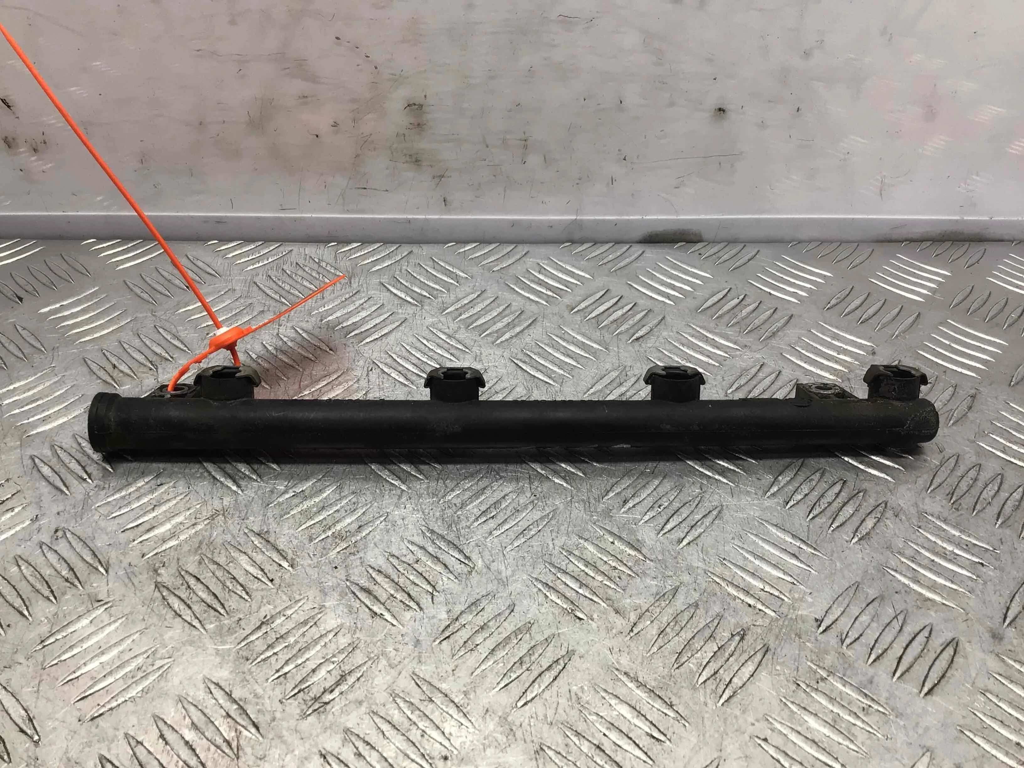 Топливная рампа Renault Clio 2 поколение [рестайлинг] (2001-2005) бензин 1.4 i Автомат Х/б