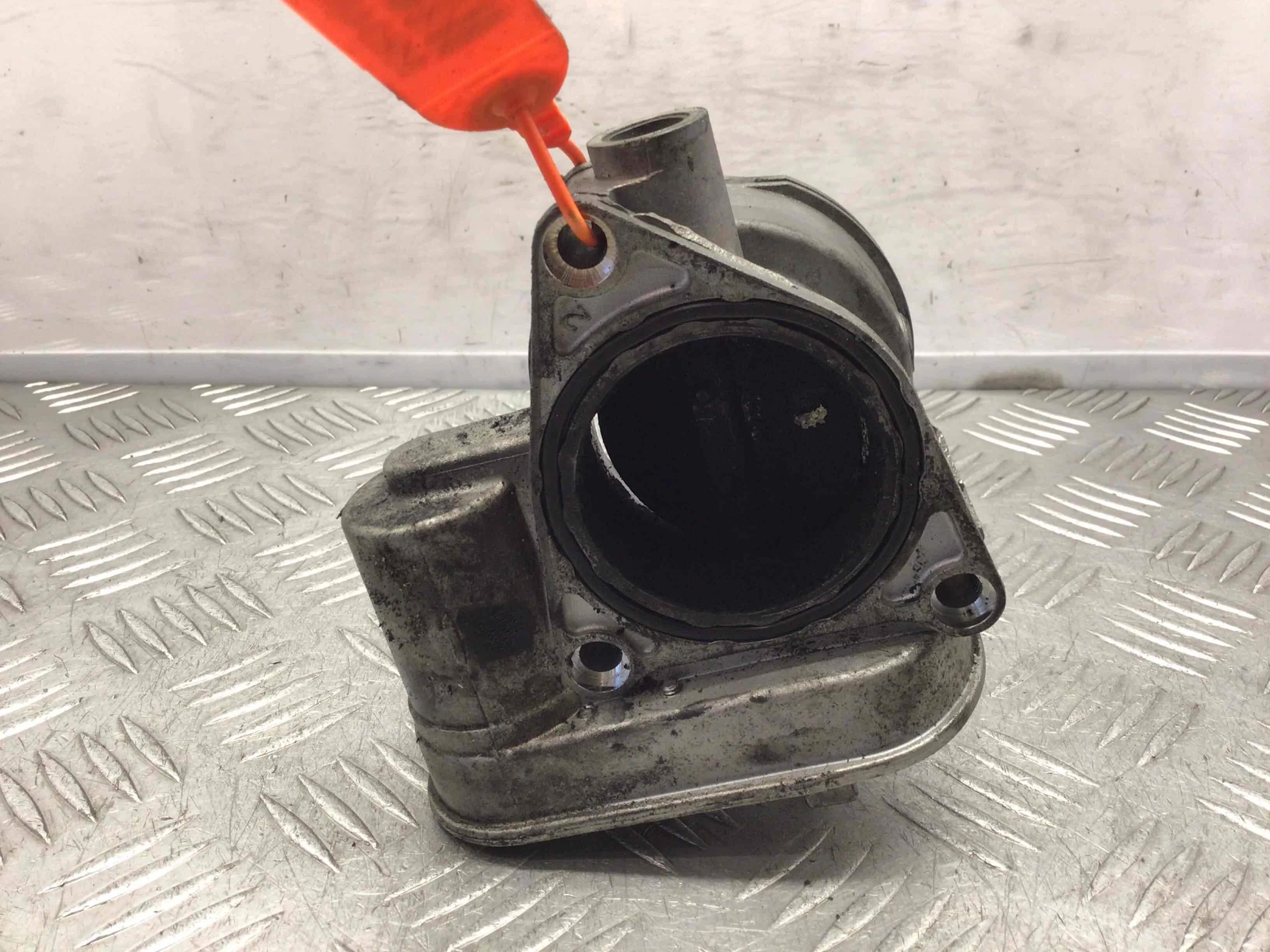 Заслонка дроссельная Volkswagen Golf Plus 1 поколение (2005-2009) дизель 1.9 TDI Механика Х/б