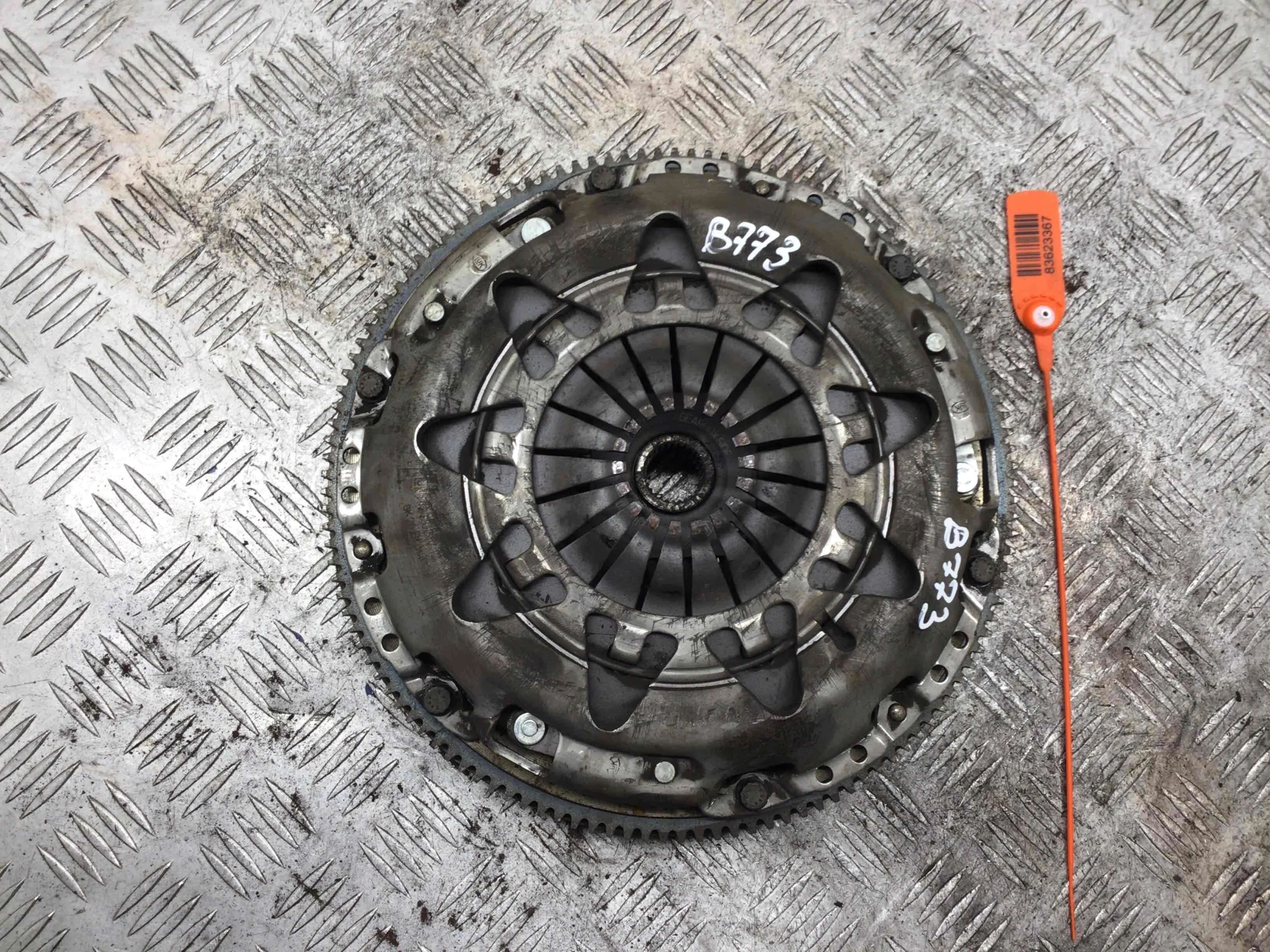 Маховик Volkswagen Golf 5 поколение (2004-2009) бензин 1.6 i Механика Х/б