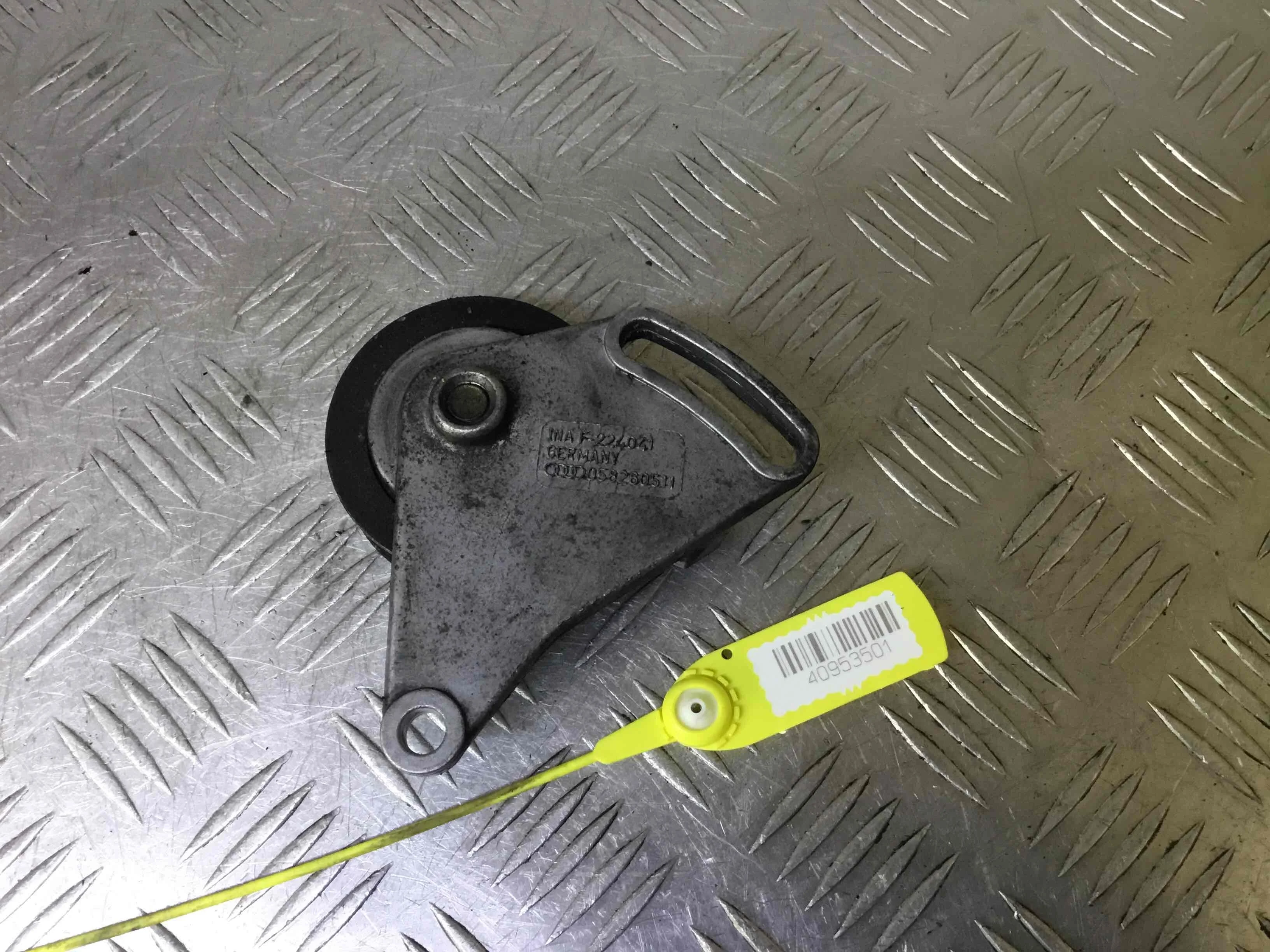 Натяжитель ремня генератора Volkswagen Passat B5+ [рестайлинг] (2000-2005) дизель 1.9 TDI Механика Седан